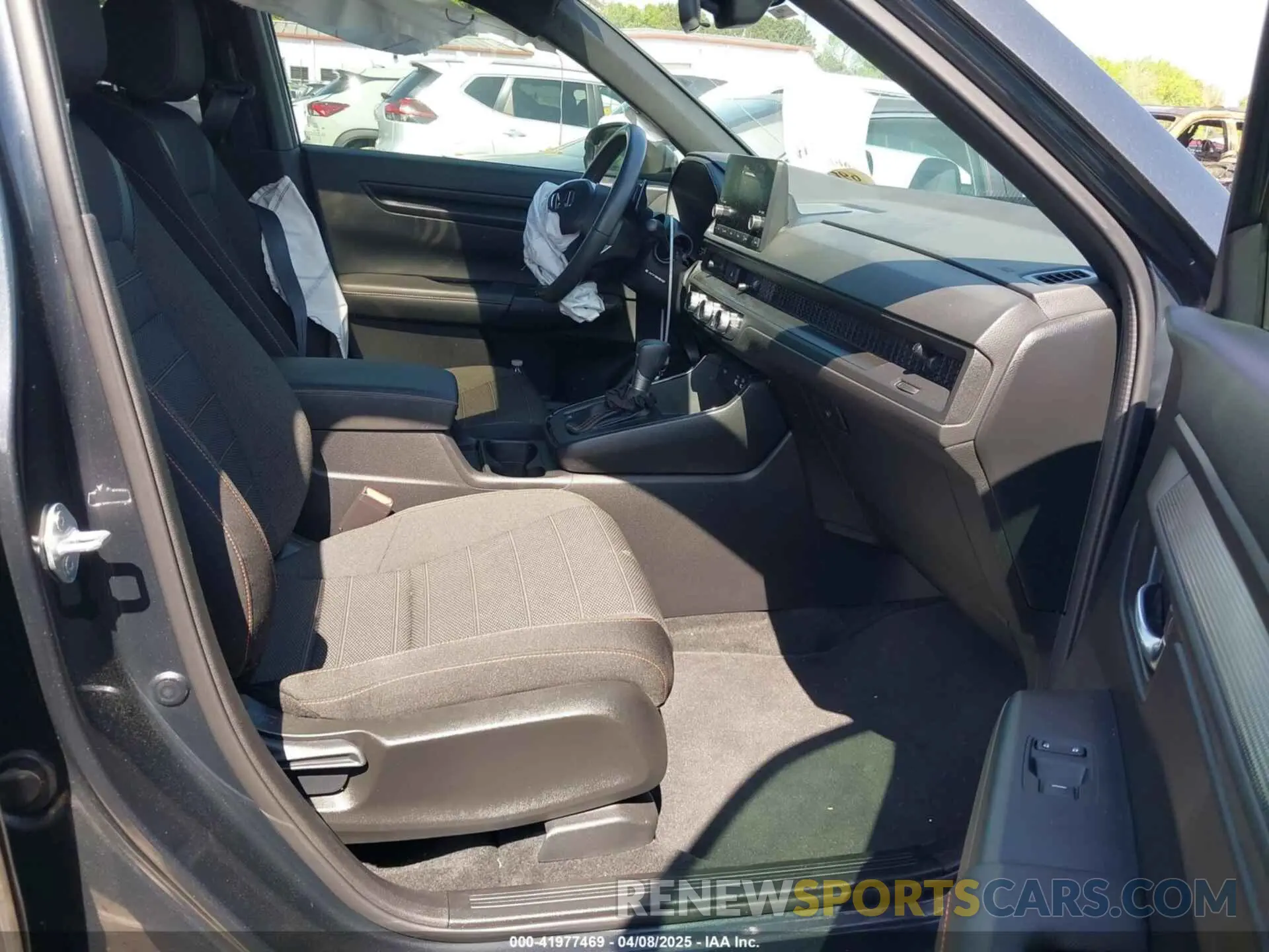 5 Photograph of a damaged car 7FARS5H52RE027346 HONDA CR-V 2024