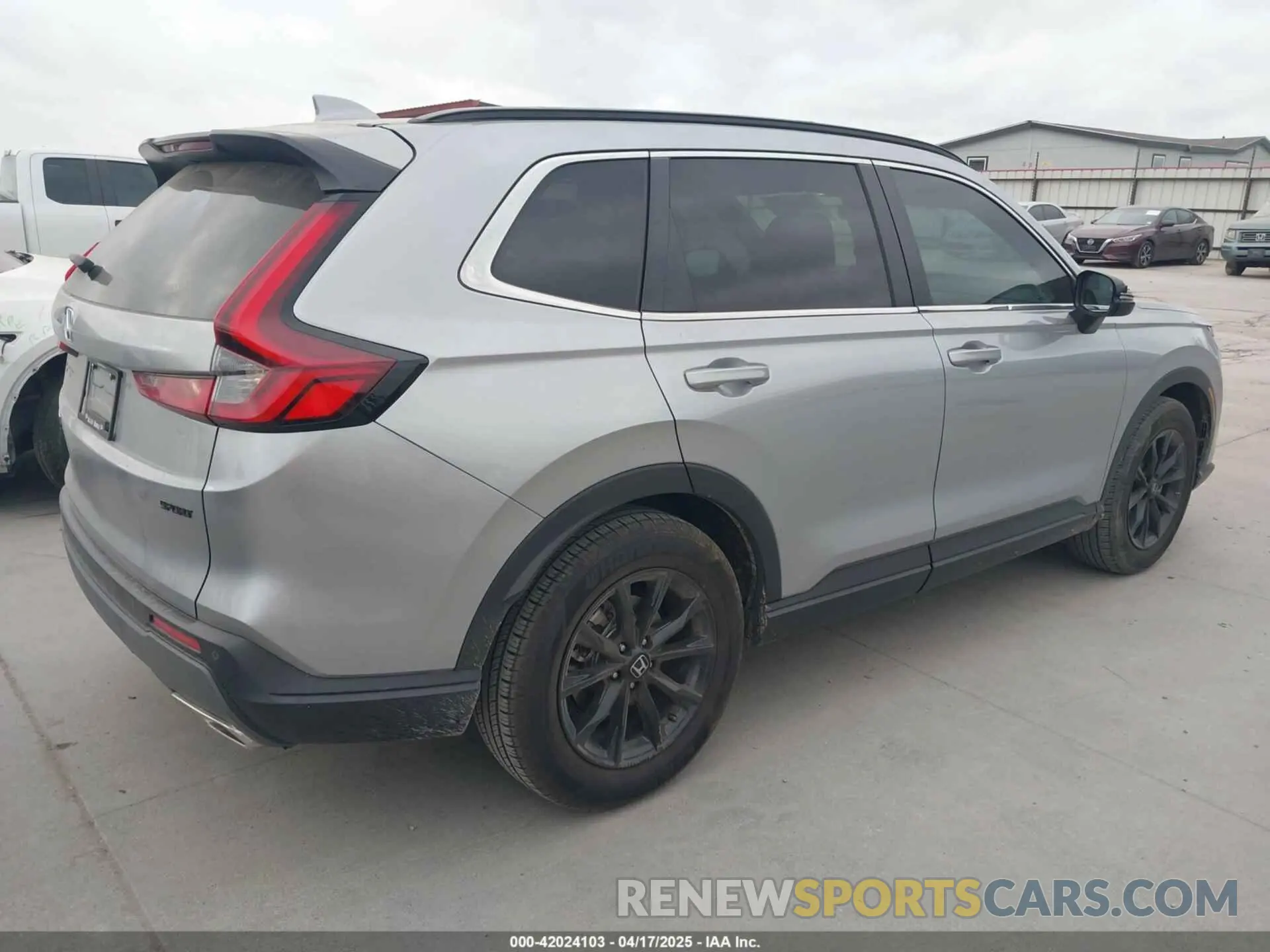 4 Photograph of a damaged car 7FARS5H87RE023321 HONDA CR-V 2024