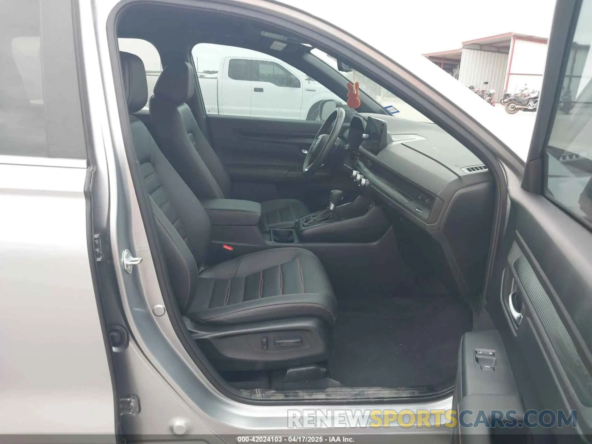 5 Photograph of a damaged car 7FARS5H87RE023321 HONDA CR-V 2024