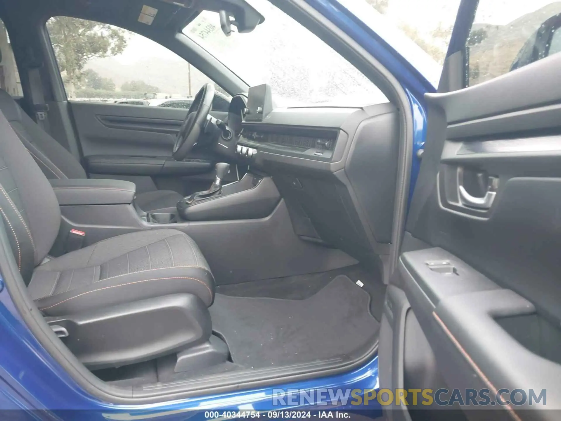 5 Photograph of a damaged car 7FARS6H53RE033596 HONDA CR-V 2024