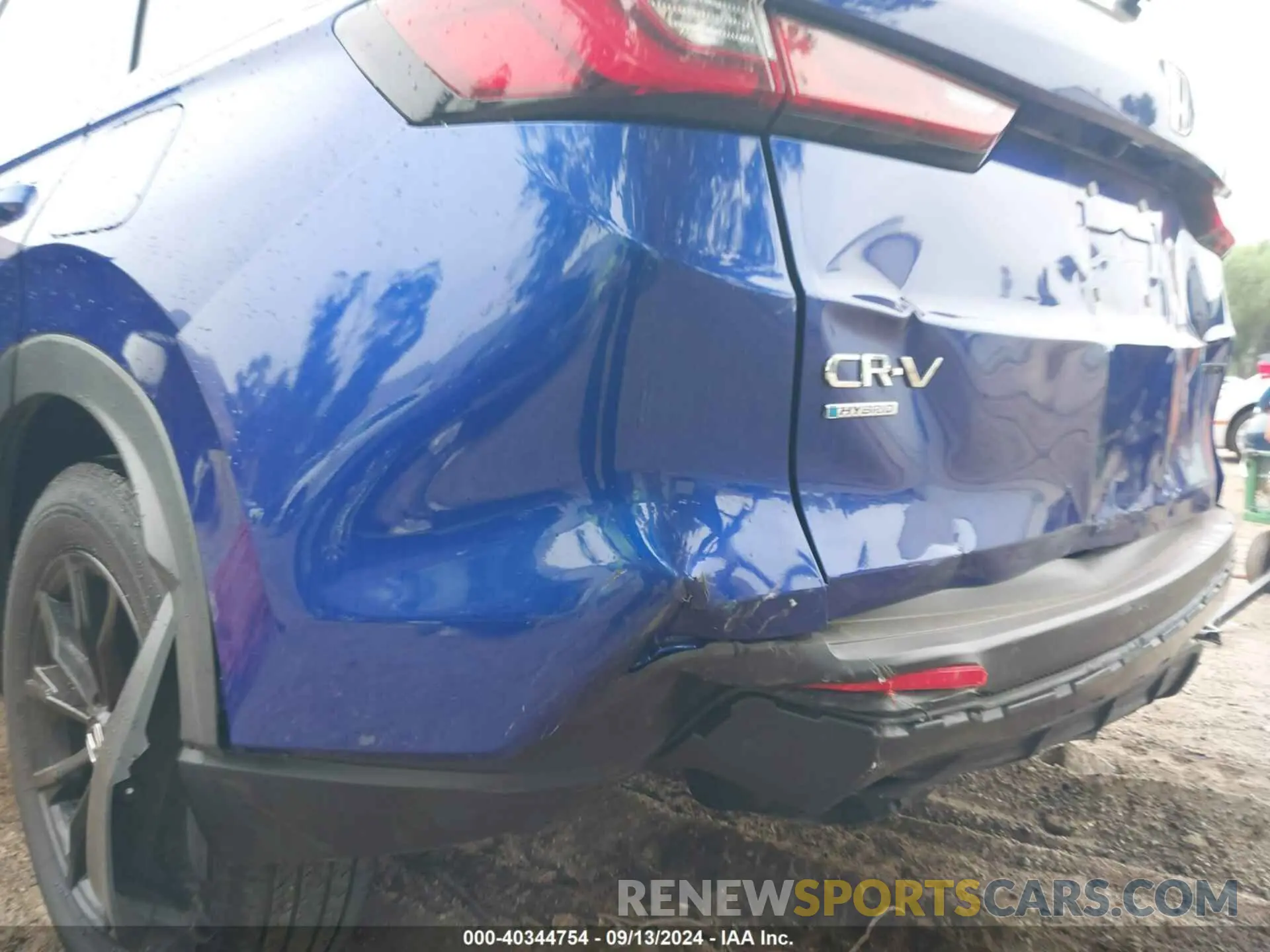 6 Photograph of a damaged car 7FARS6H53RE033596 HONDA CR-V 2024