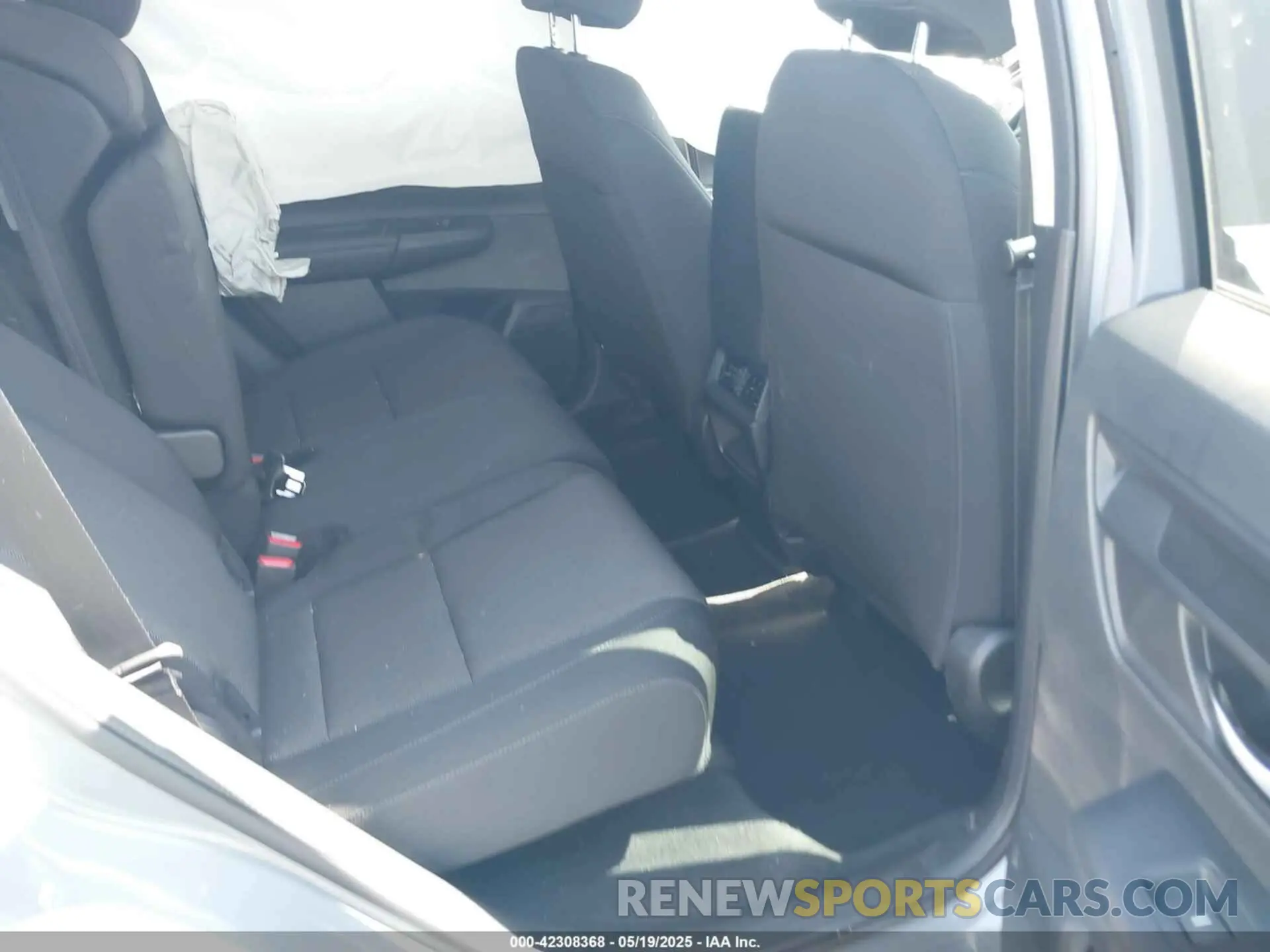 8 Photograph of a damaged car 2HKRS3H21SH330163 HONDA CR-V 2025