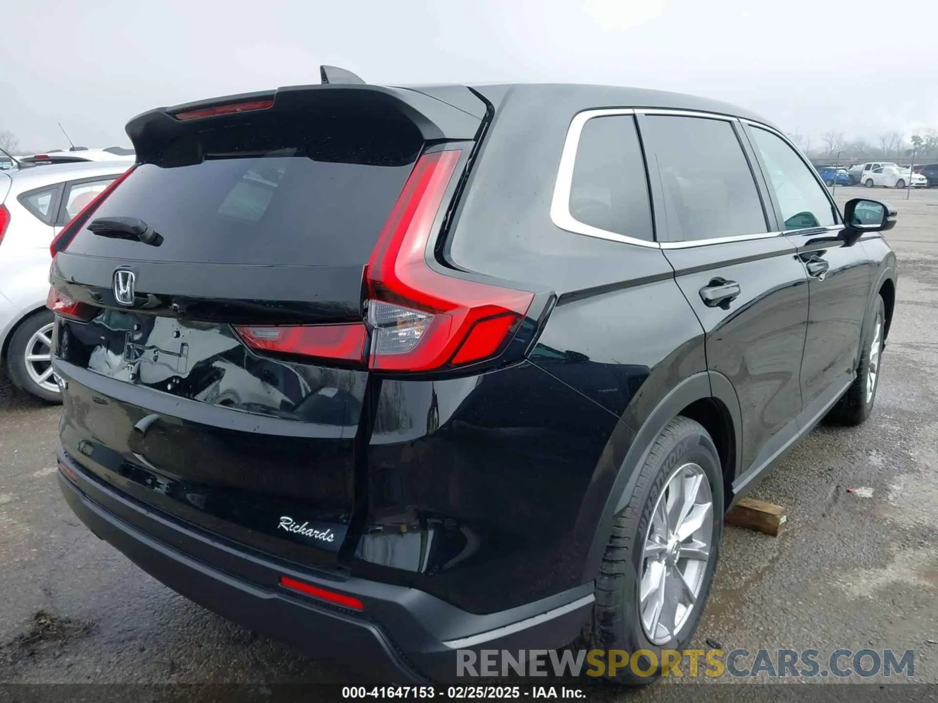 4 Photograph of a damaged car 2HKRS3H42SH309016 HONDA CR-V 2025