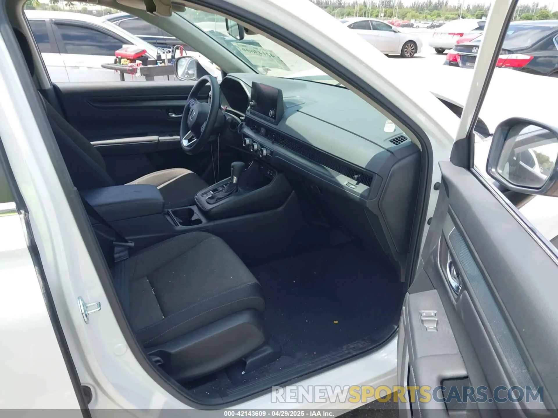 5 Photograph of a damaged car 2HKRS3H47SH319802 HONDA CR-V 2025