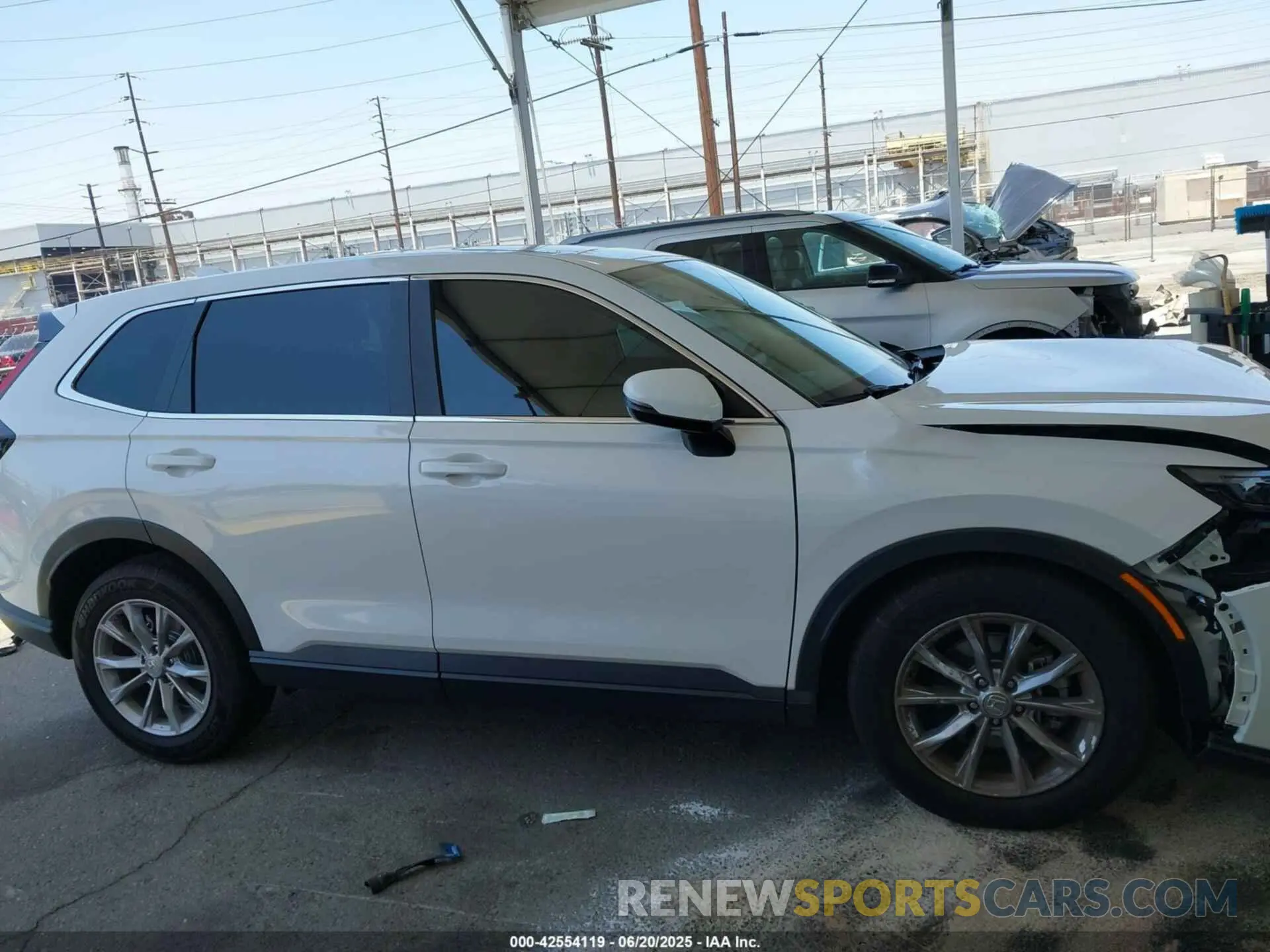 14 Photograph of a damaged car 2HKRS3H47SH327611 HONDA CR-V 2025