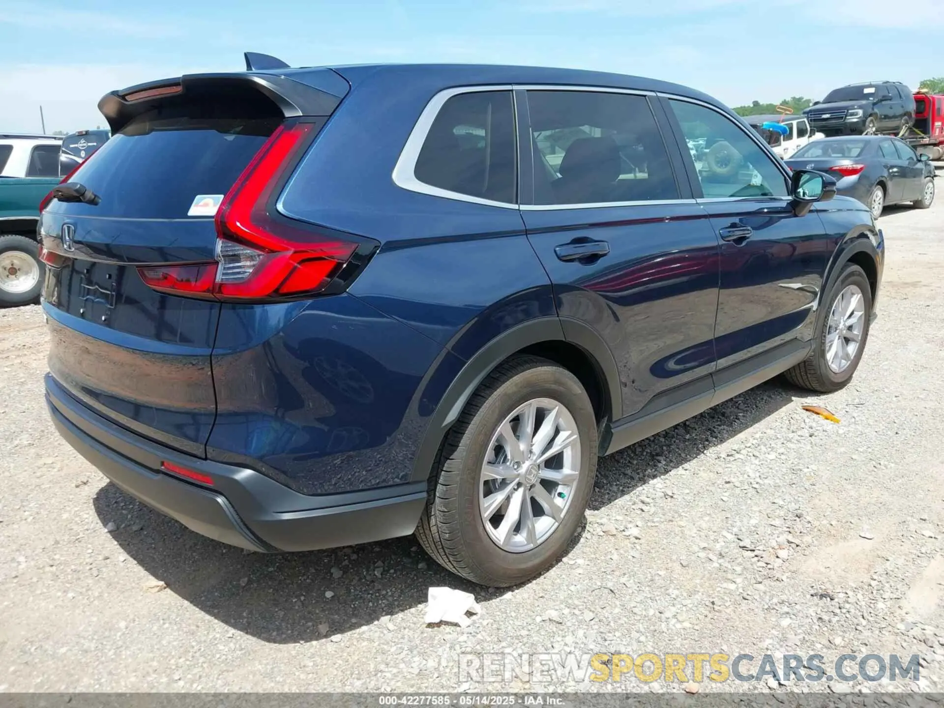 4 Photograph of a damaged car 2HKRS3H48SH301325 HONDA CR-V 2025