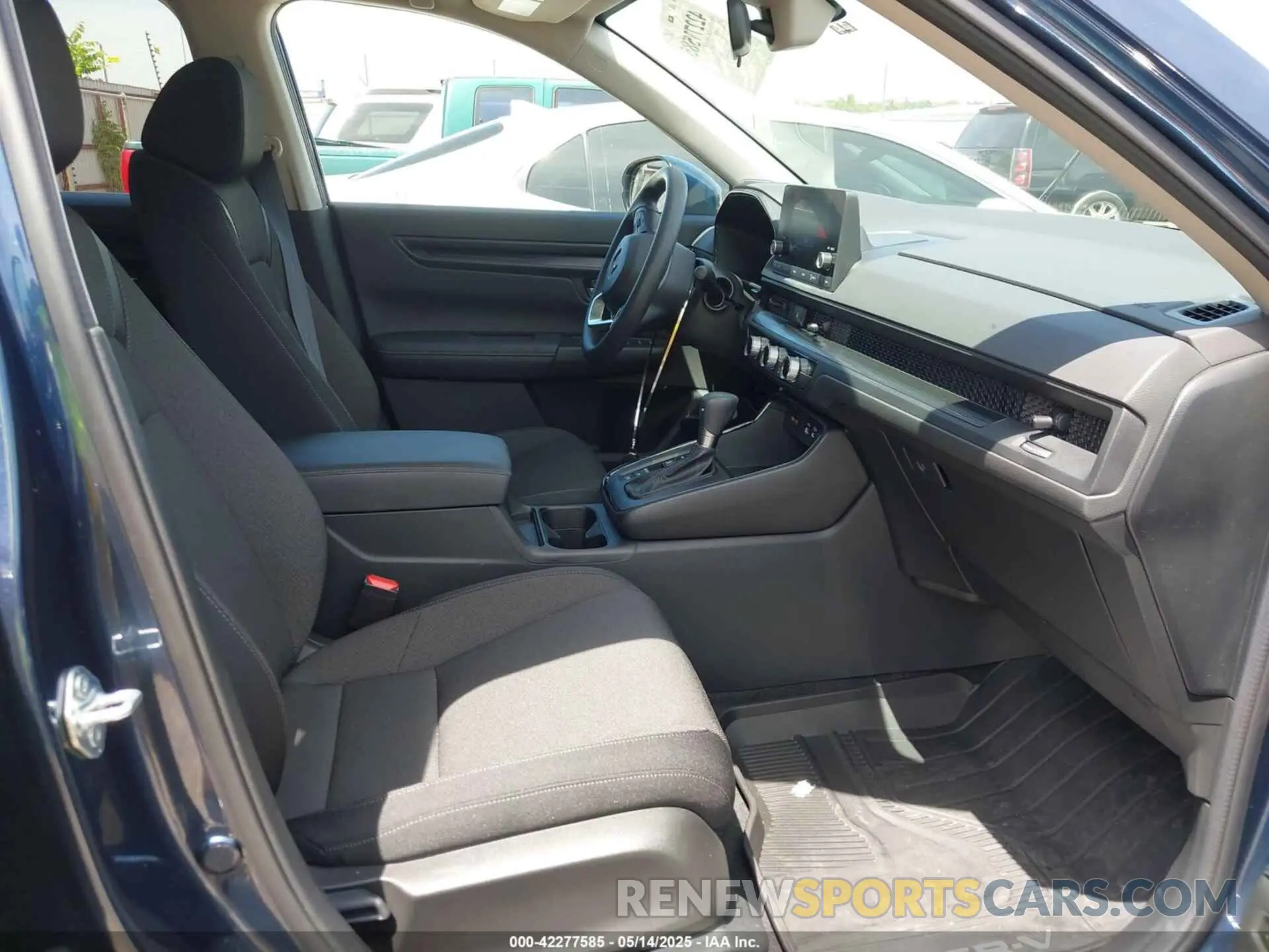 5 Photograph of a damaged car 2HKRS3H48SH301325 HONDA CR-V 2025