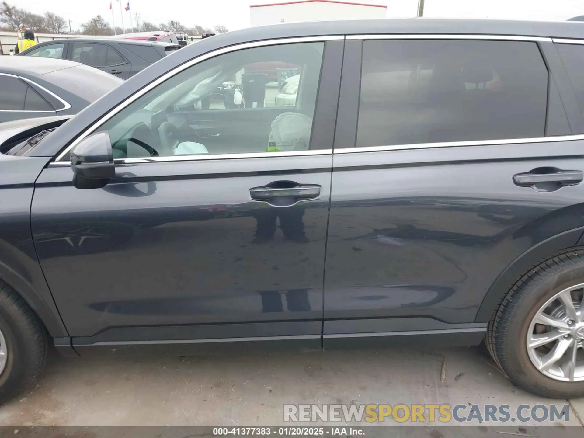 15 Photograph of a damaged car 2HKRS3H72SH306319 HONDA CR-V 2025