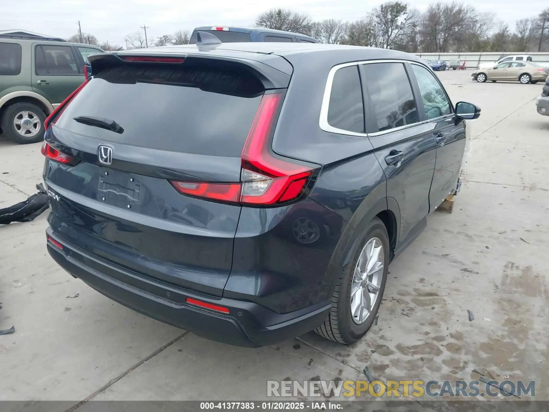 4 Photograph of a damaged car 2HKRS3H72SH306319 HONDA CR-V 2025
