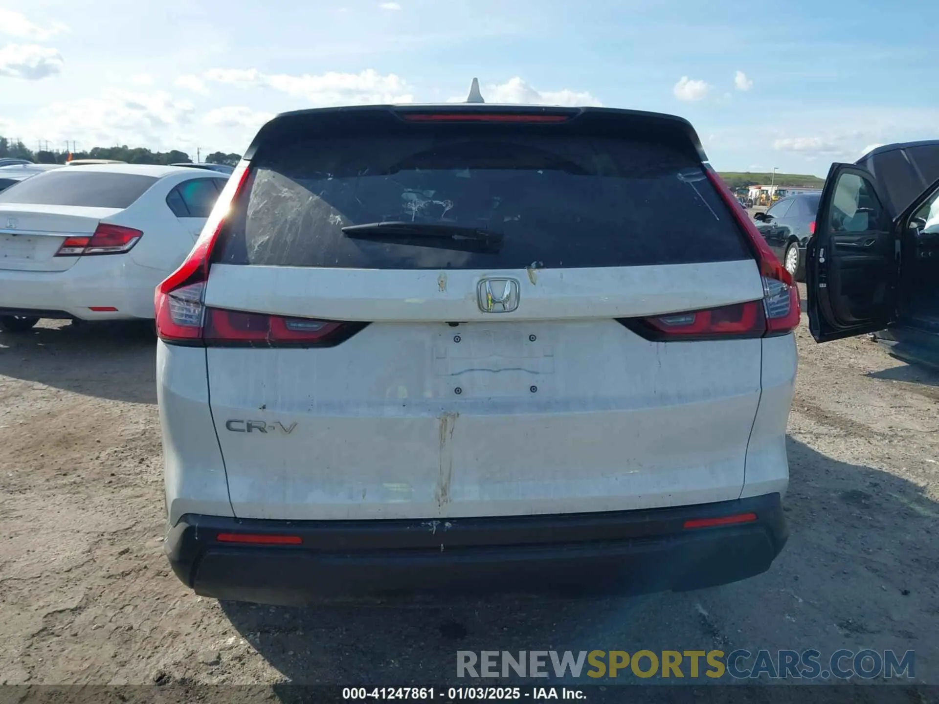 13 Photograph of a damaged car 2HKRS3H74SH311389 HONDA CR-V 2025