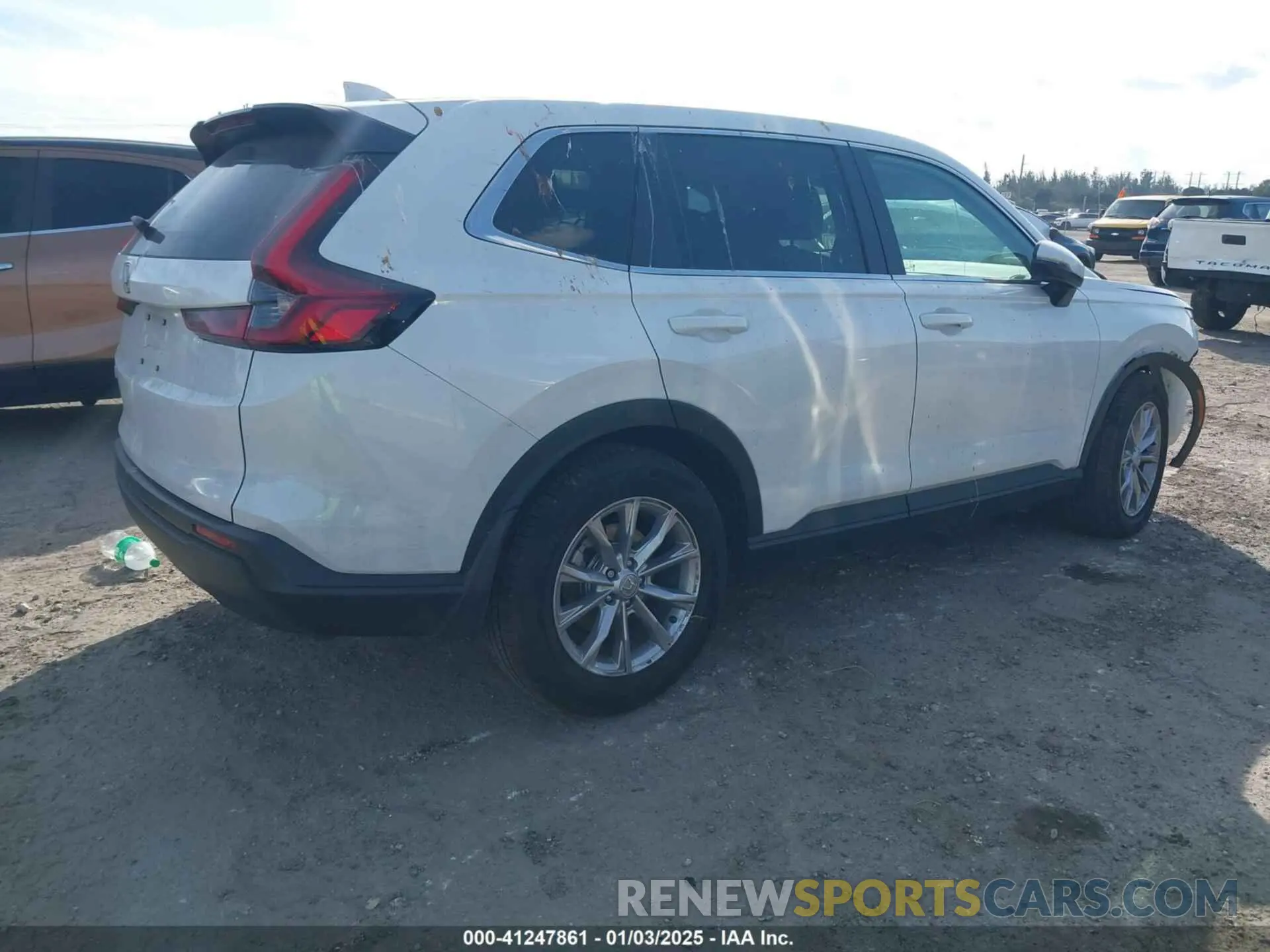 4 Photograph of a damaged car 2HKRS3H74SH311389 HONDA CR-V 2025