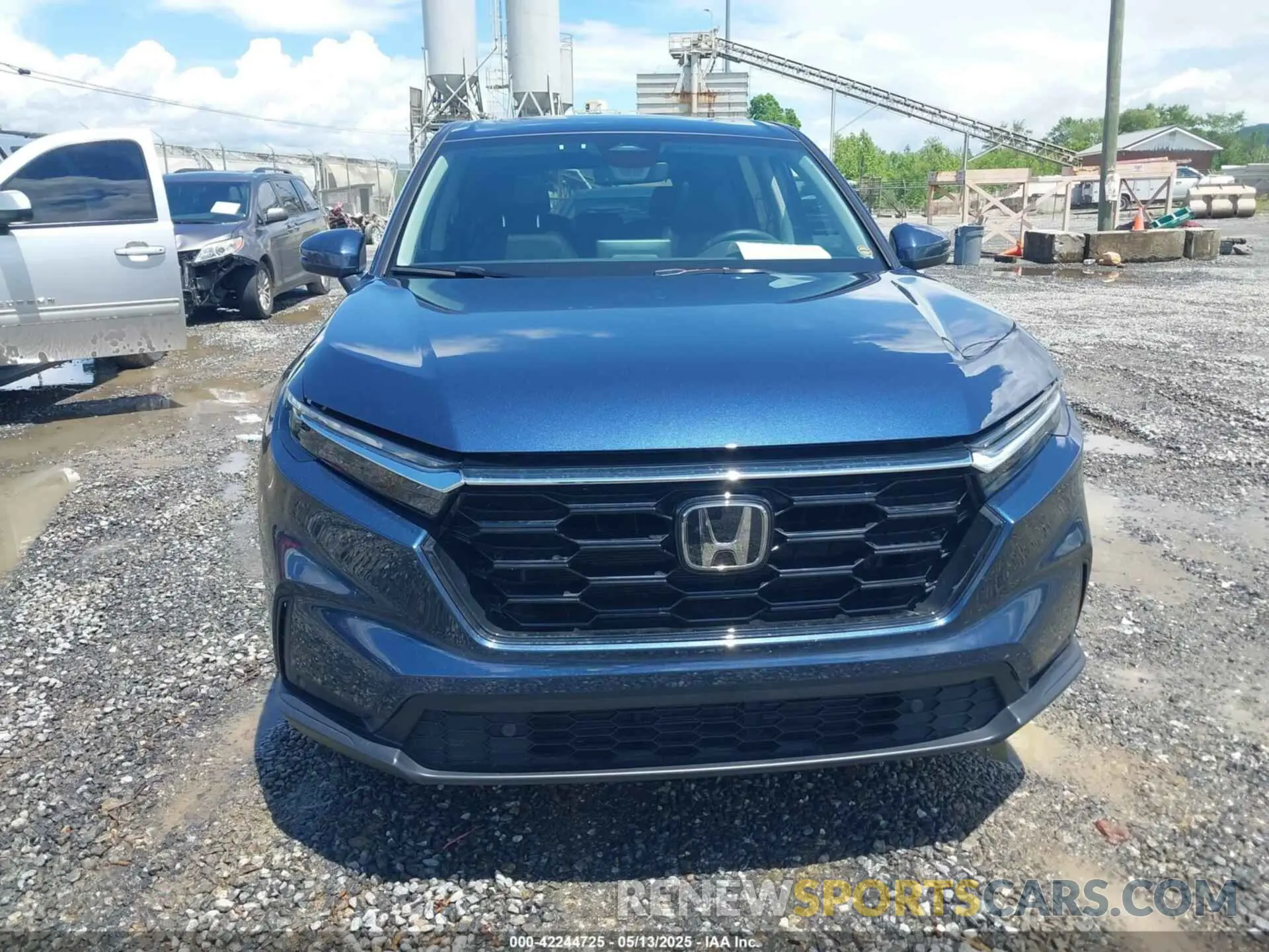 12 Photograph of a damaged car 2HKRS3H76SH321857 HONDA CR-V 2025