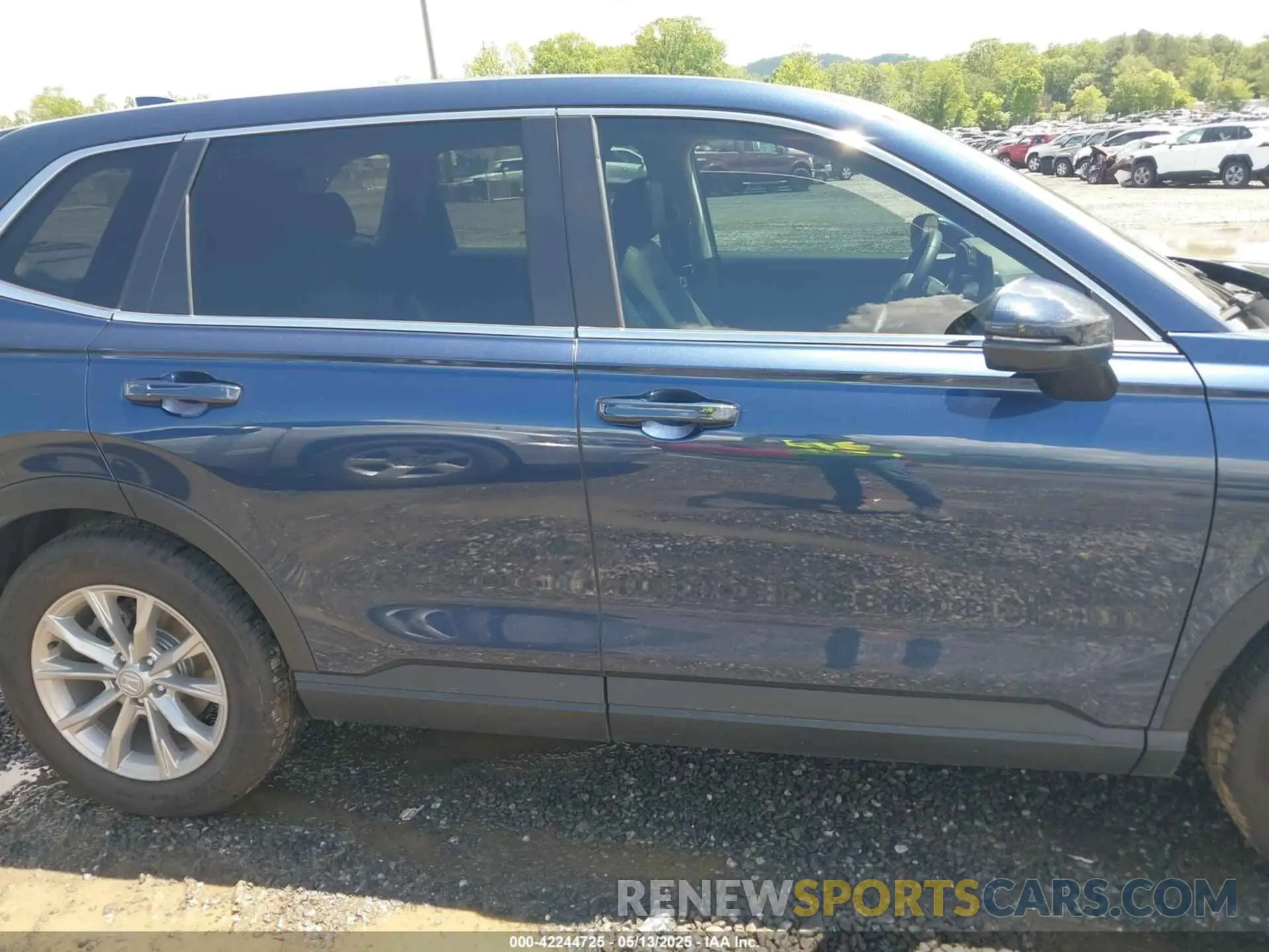 13 Photograph of a damaged car 2HKRS3H76SH321857 HONDA CR-V 2025