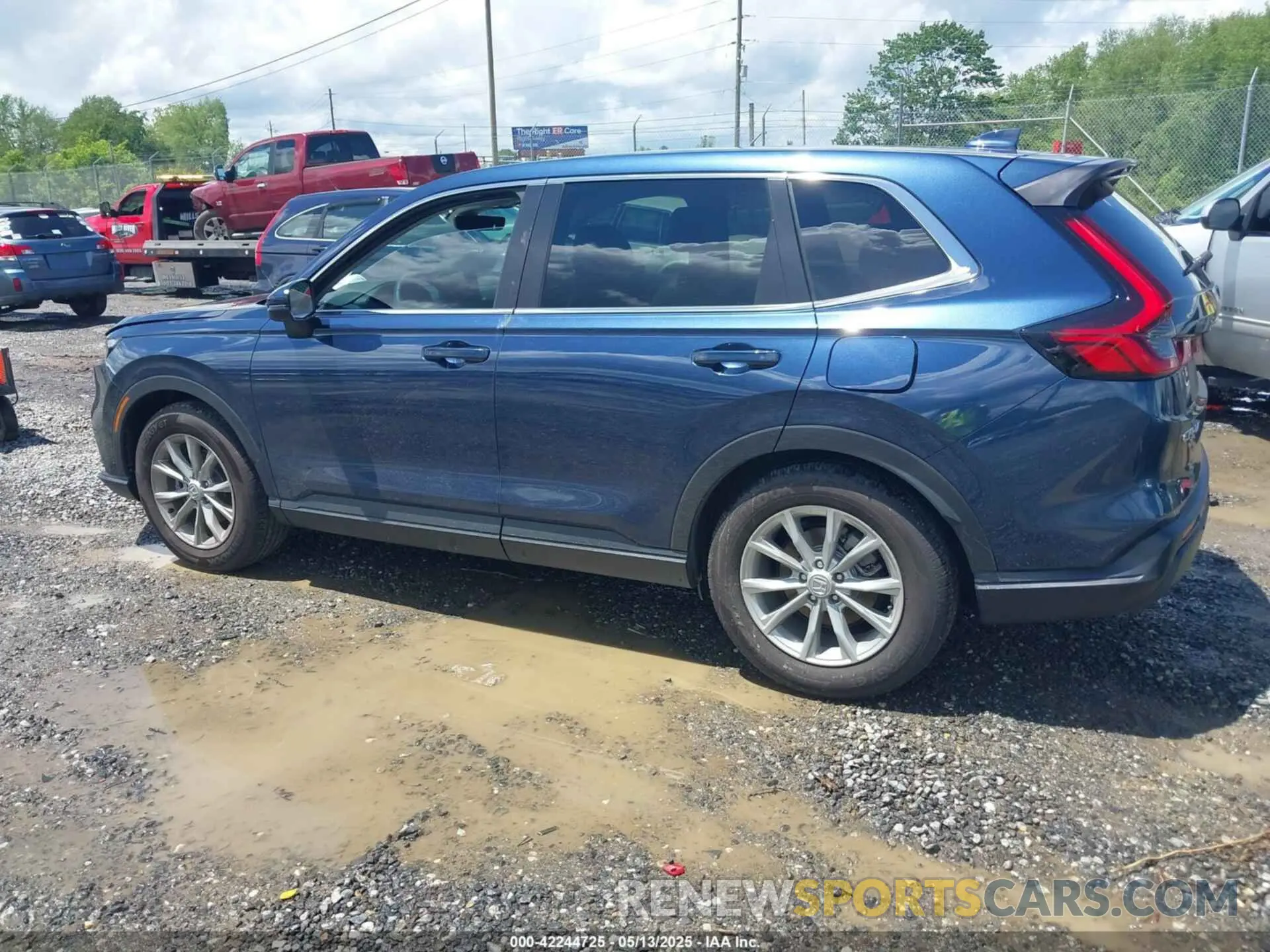 3 Photograph of a damaged car 2HKRS3H76SH321857 HONDA CR-V 2025