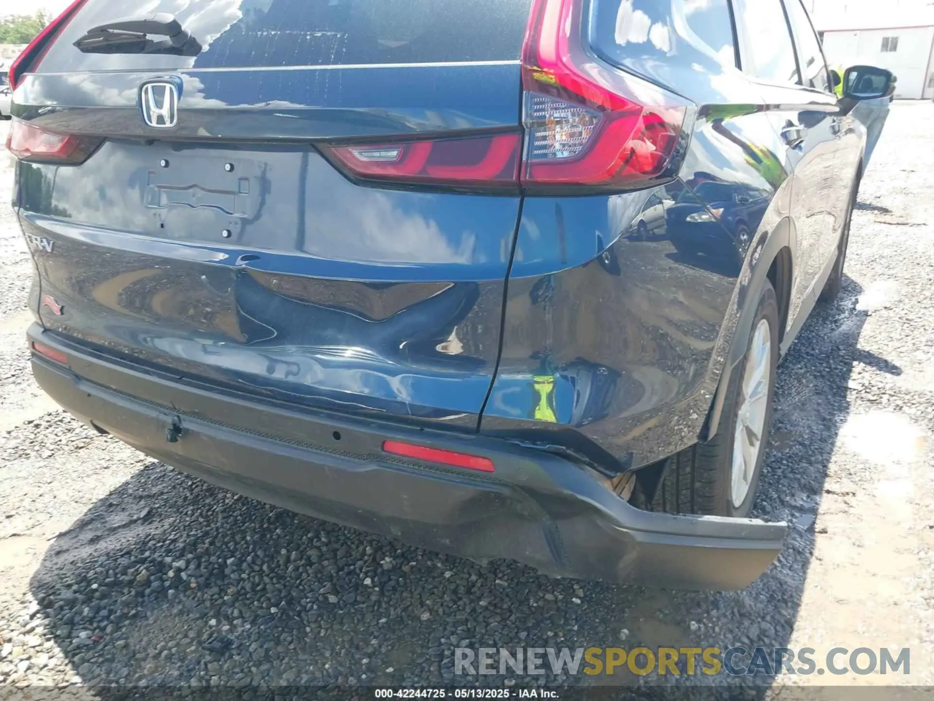 6 Photograph of a damaged car 2HKRS3H76SH321857 HONDA CR-V 2025
