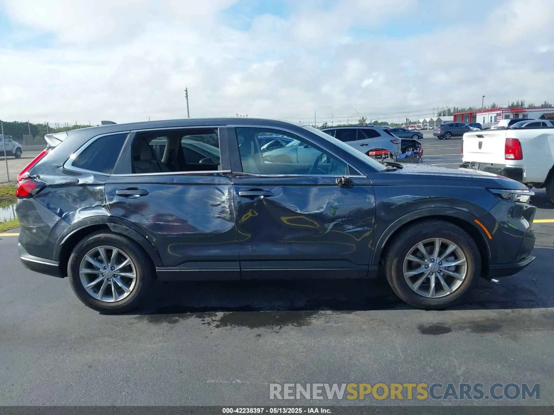 13 Photograph of a damaged car 2HKRS3H78SH312965 HONDA CR-V 2025