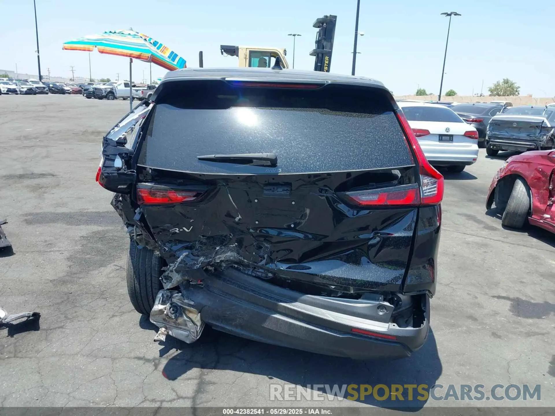 17 Photograph of a damaged car 2HKRS4H20SH420894 HONDA CR-V 2025