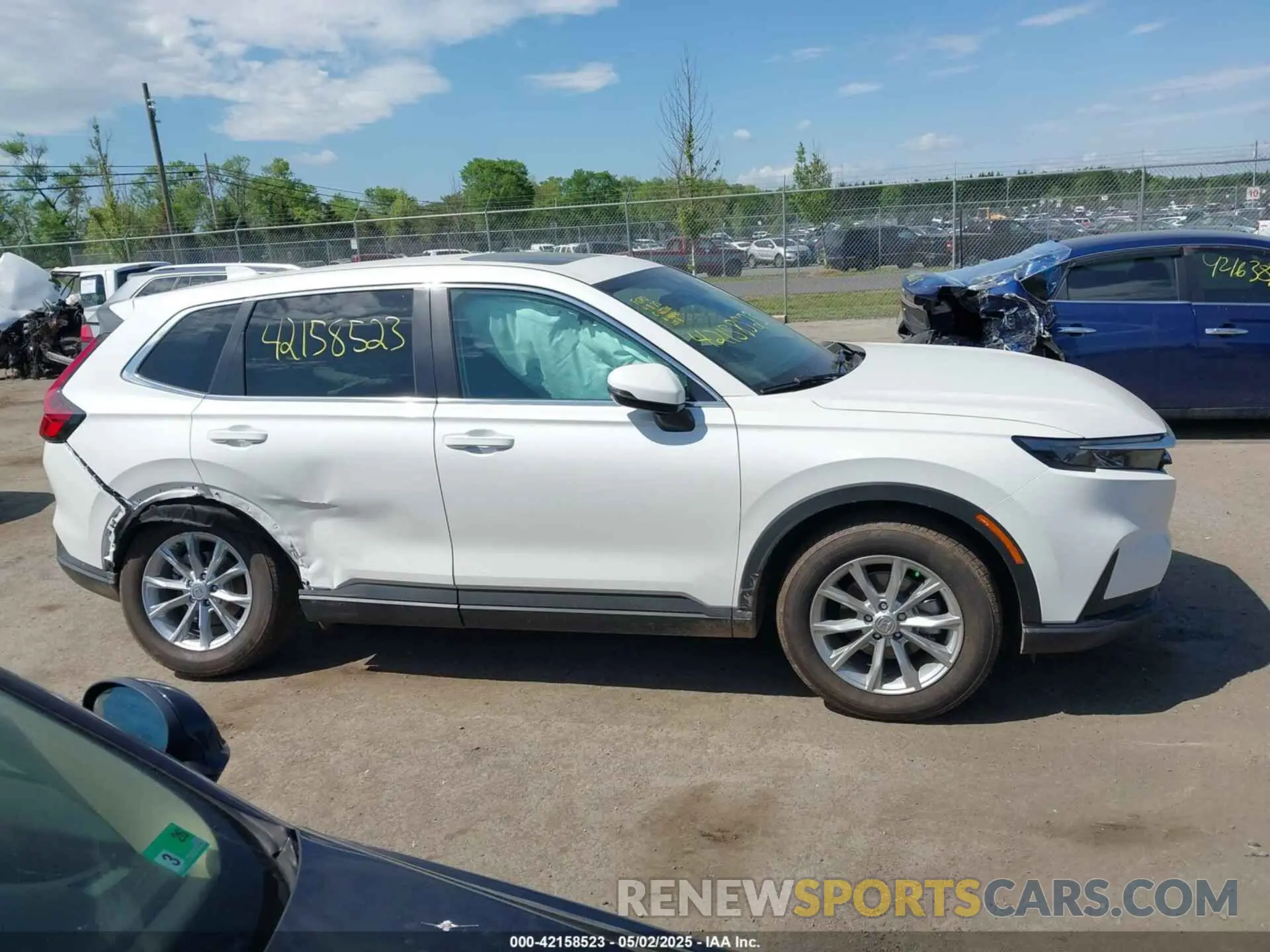 13 Photograph of a damaged car 2HKRS4H40SH468140 HONDA CR-V 2025