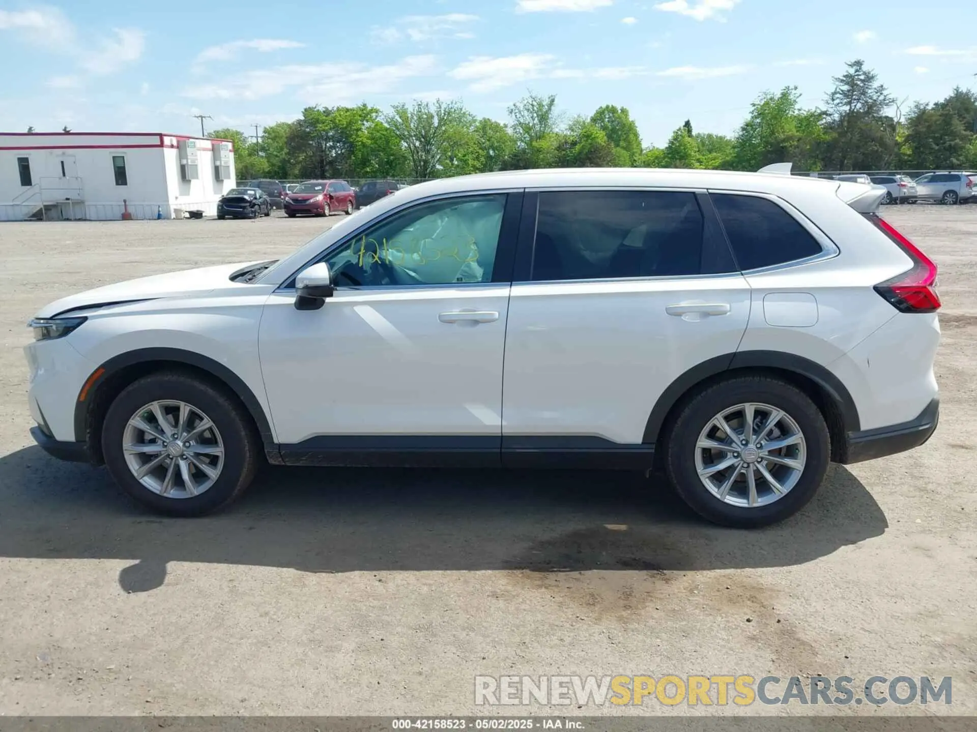 14 Photograph of a damaged car 2HKRS4H40SH468140 HONDA CR-V 2025