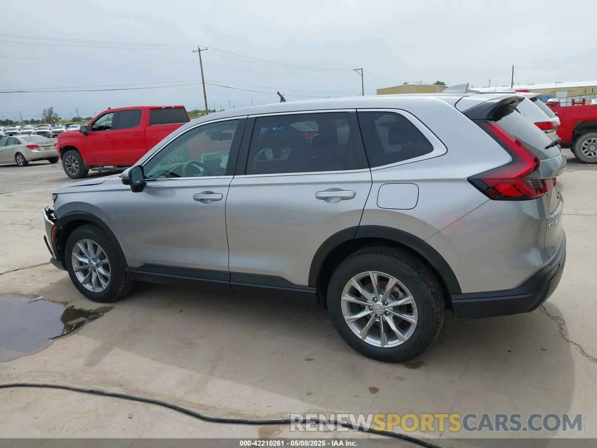 14 Photograph of a damaged car 2HKRS4H46SH453187 HONDA CR-V 2025