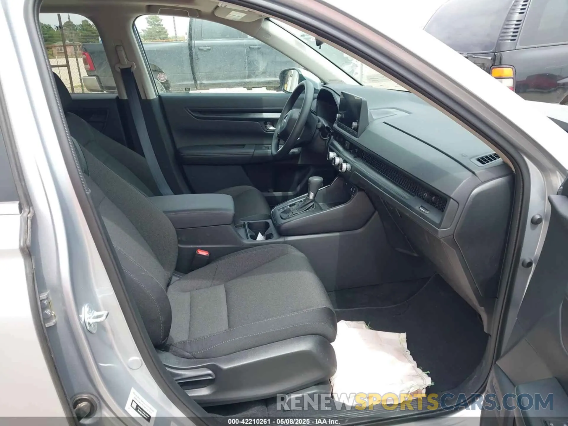 5 Photograph of a damaged car 2HKRS4H46SH453187 HONDA CR-V 2025
