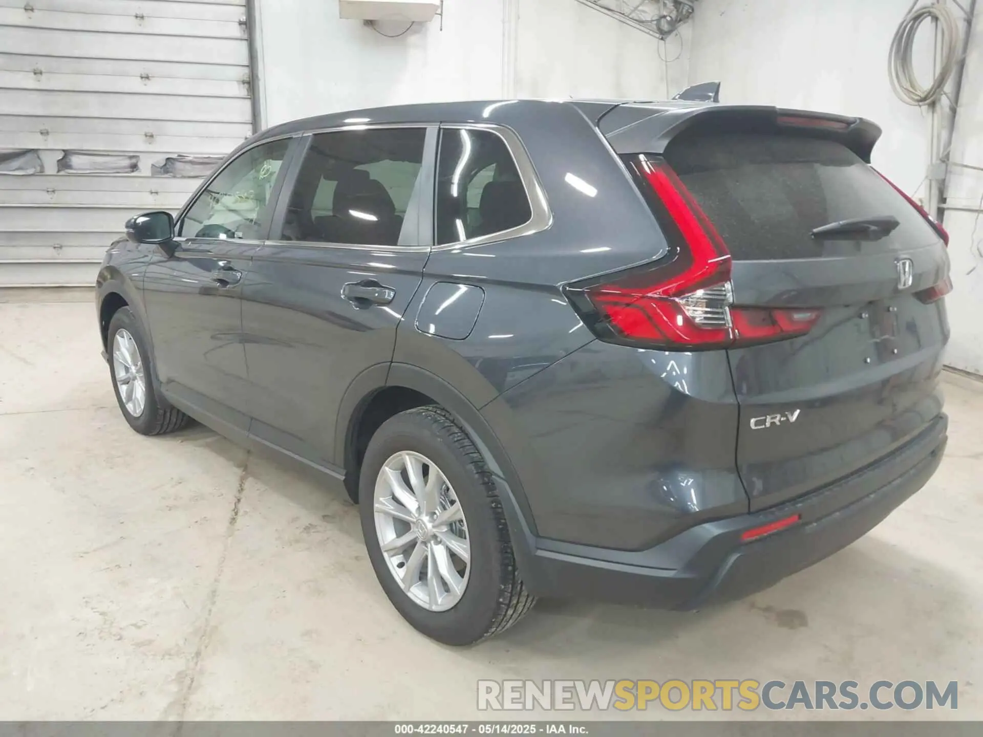 3 Photograph of a damaged car 2HKRS4H49SH477886 HONDA CR-V 2025