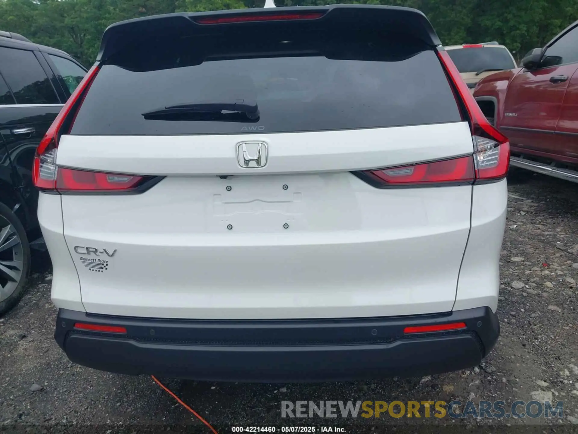 16 Photograph of a damaged car 2HKRS4H71SH430152 HONDA CR-V 2025