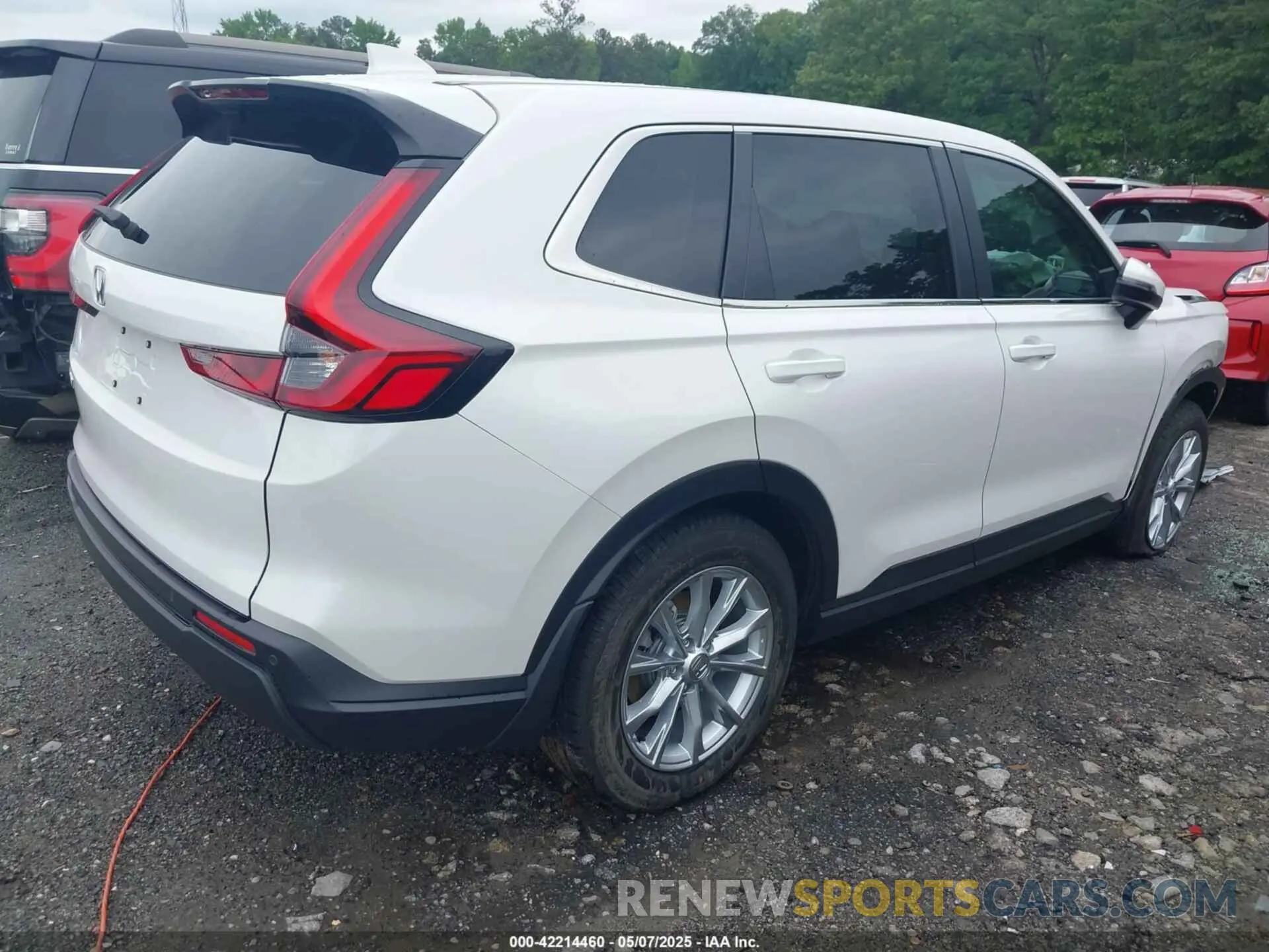 4 Photograph of a damaged car 2HKRS4H71SH430152 HONDA CR-V 2025