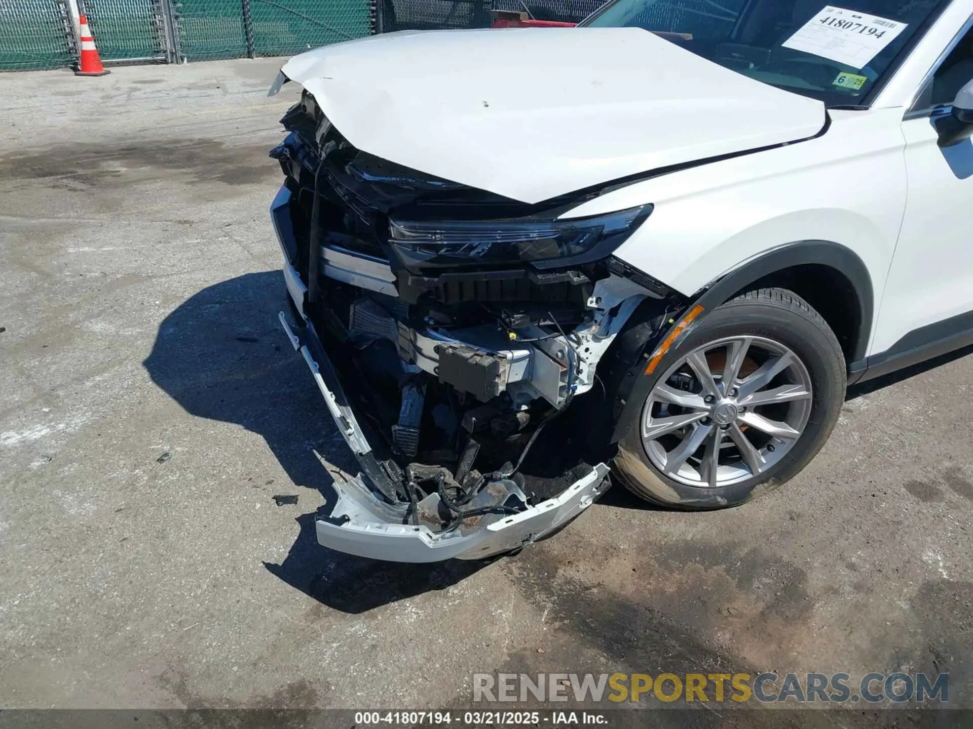 16 Photograph of a damaged car 2HKRS4H73SH407262 HONDA CR-V 2025