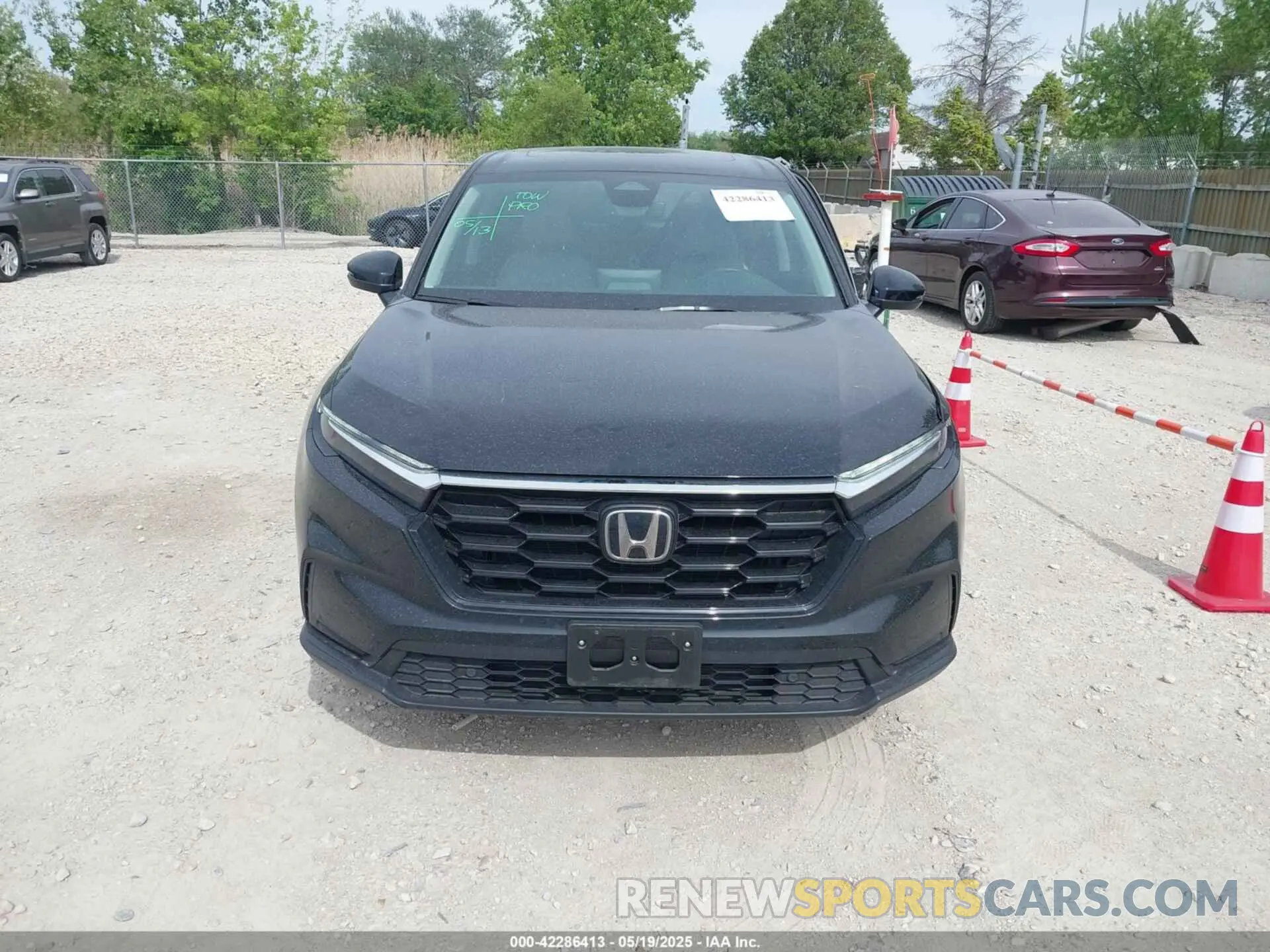 12 Photograph of a damaged car 2HKRS4H75SH419400 HONDA CR-V 2025