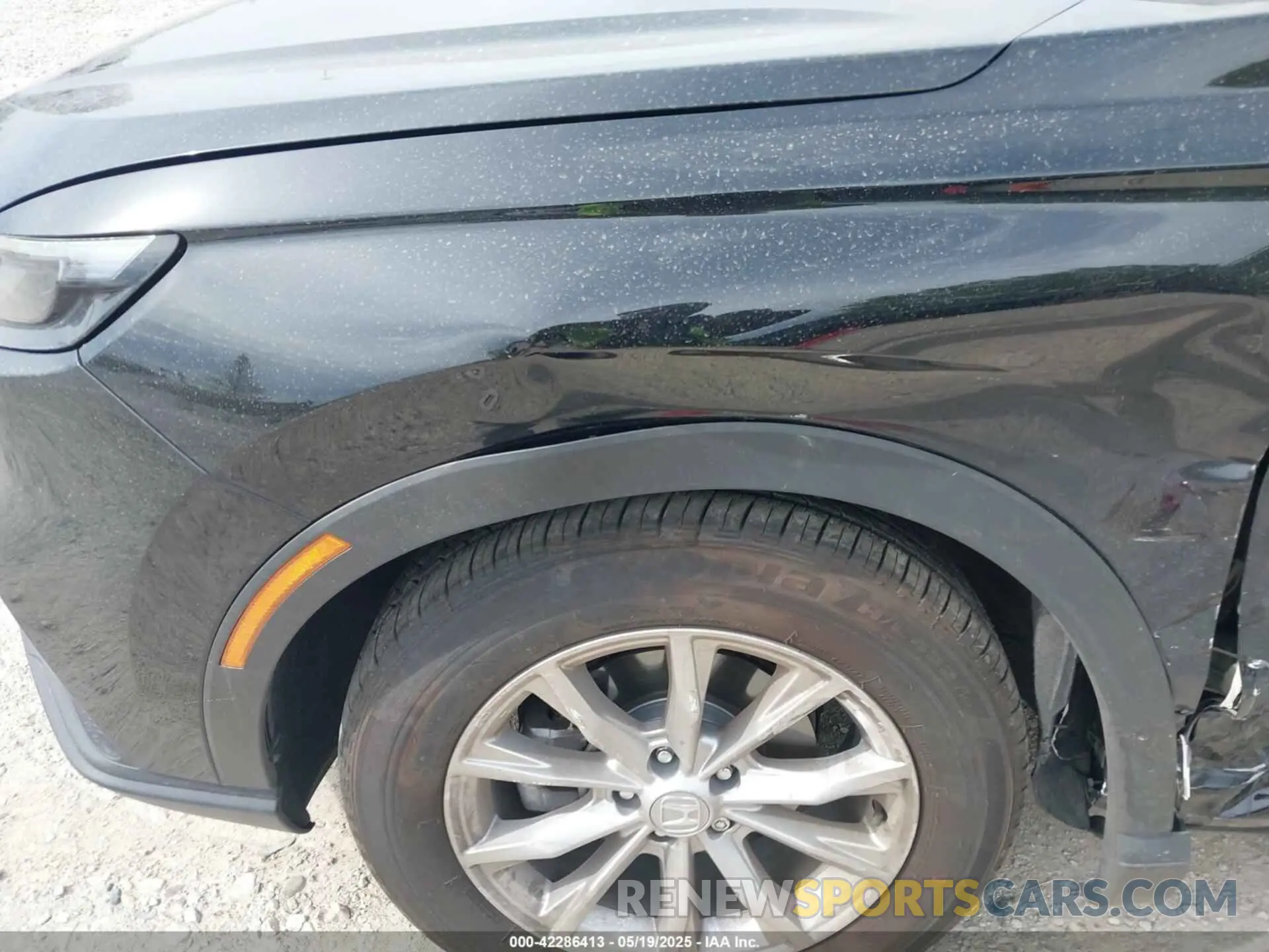 17 Photograph of a damaged car 2HKRS4H75SH419400 HONDA CR-V 2025