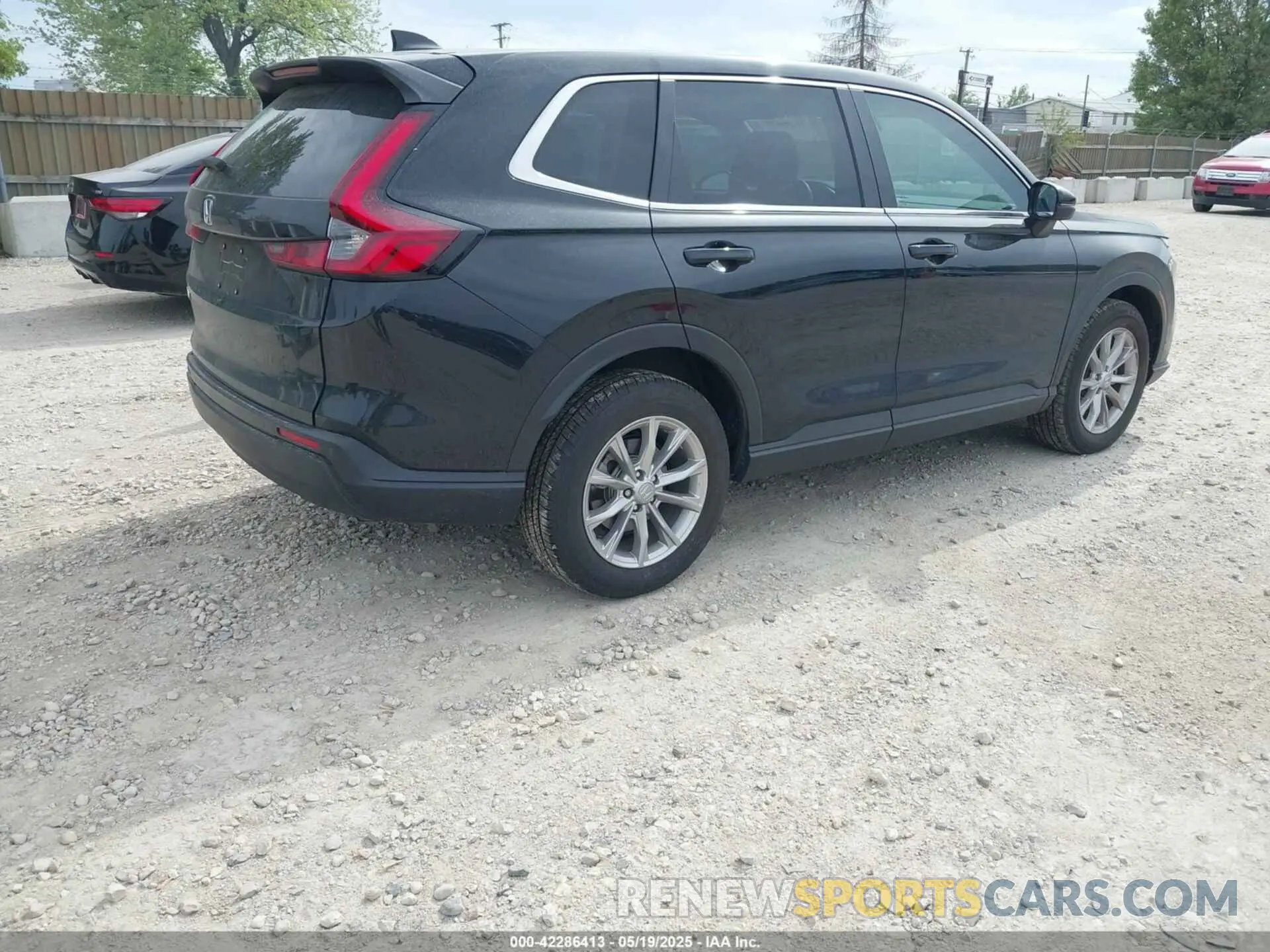 4 Photograph of a damaged car 2HKRS4H75SH419400 HONDA CR-V 2025