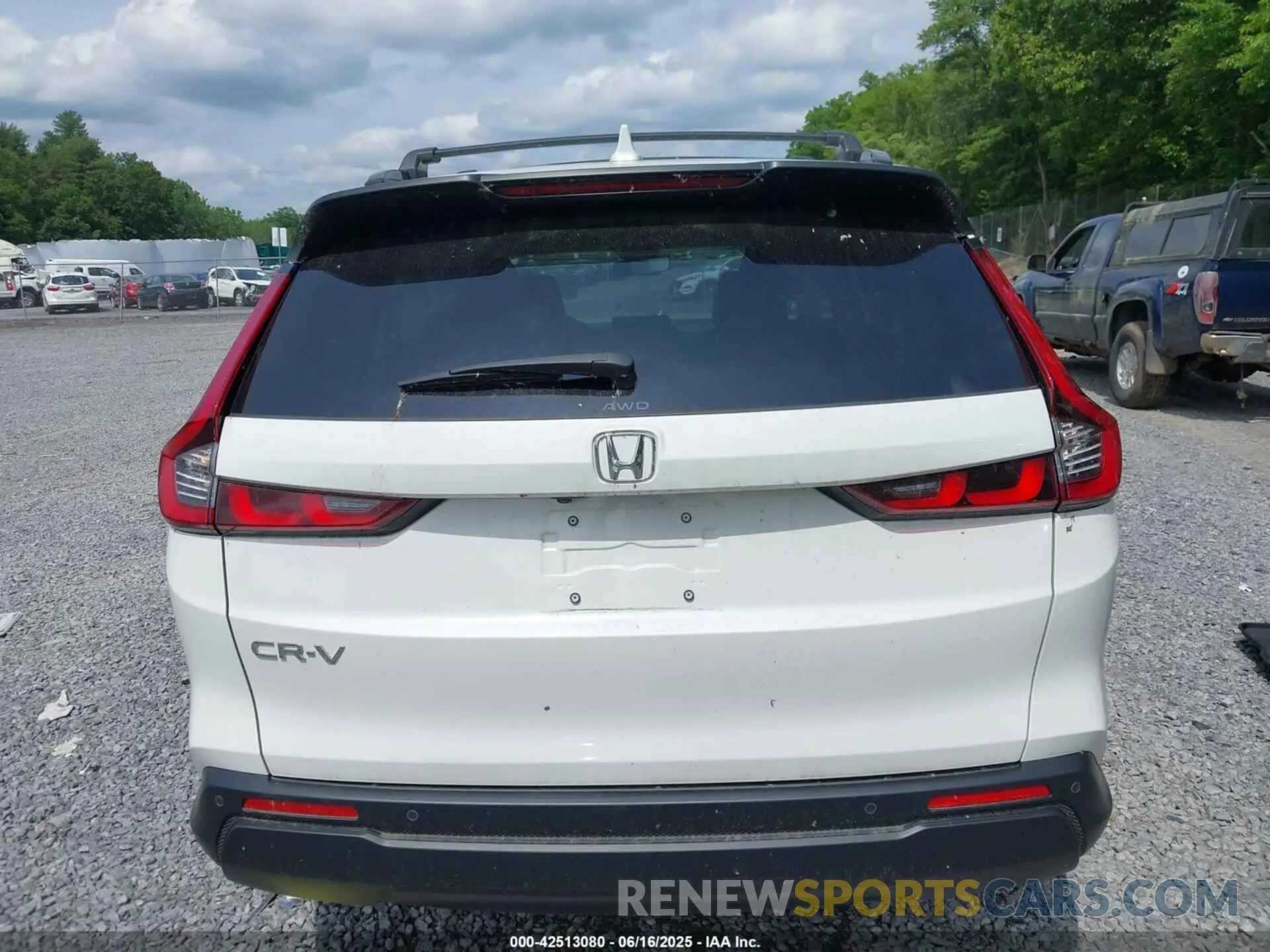 16 Photograph of a damaged car 2HKRS4H75SH459198 HONDA CR-V 2025