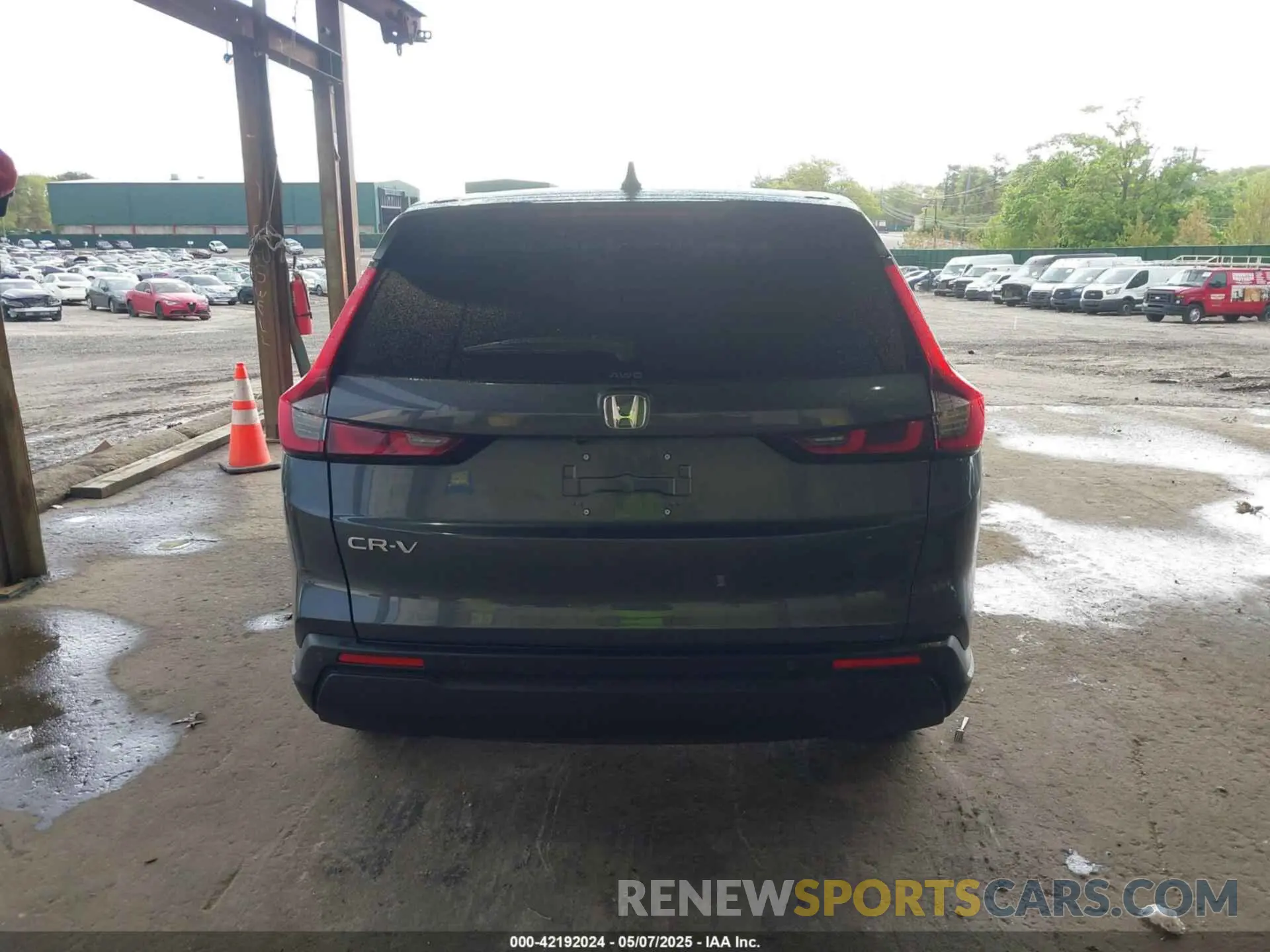 17 Photograph of a damaged car 2HKRS4H77SH464323 HONDA CR-V 2025