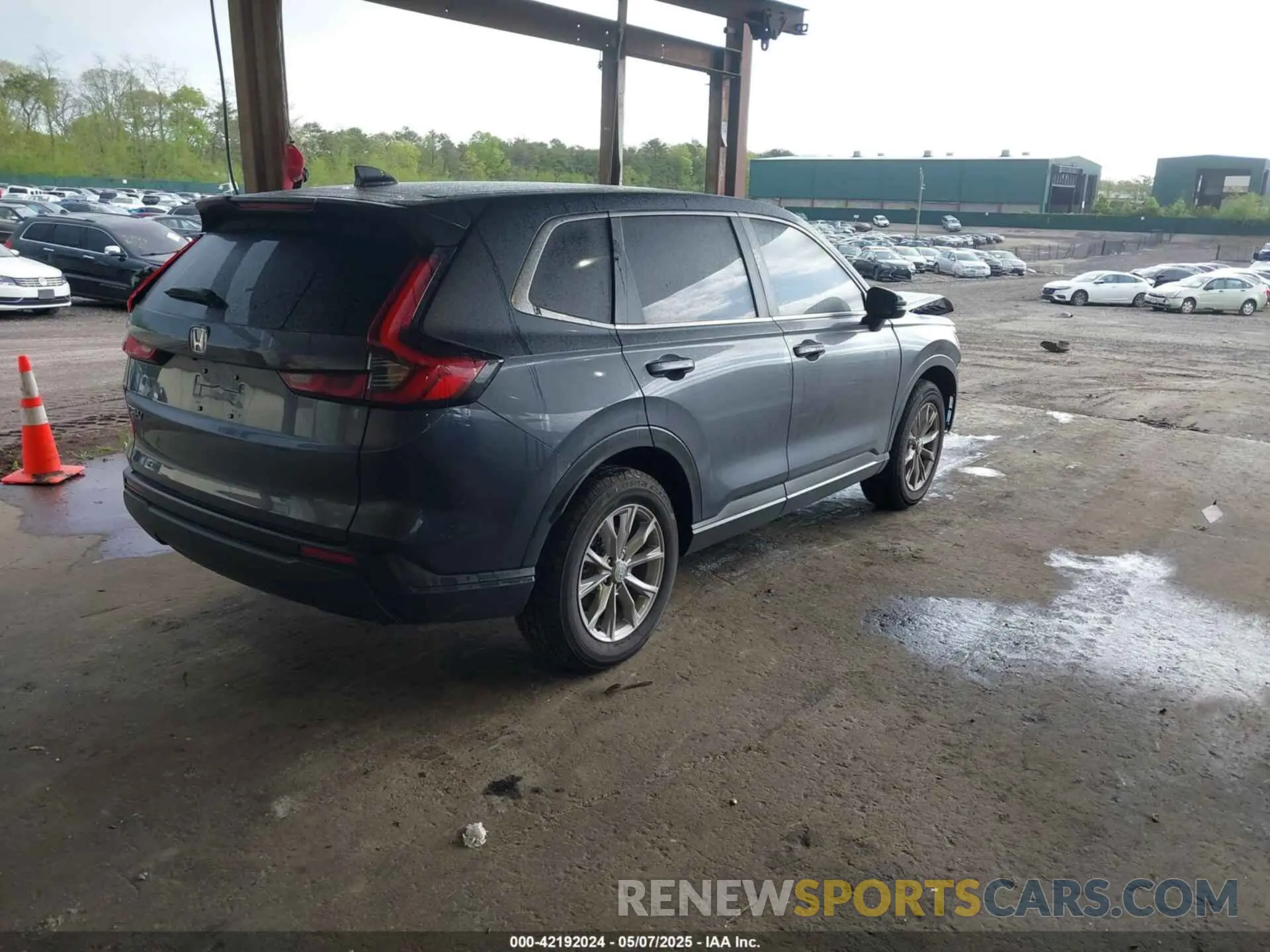 4 Photograph of a damaged car 2HKRS4H77SH464323 HONDA CR-V 2025