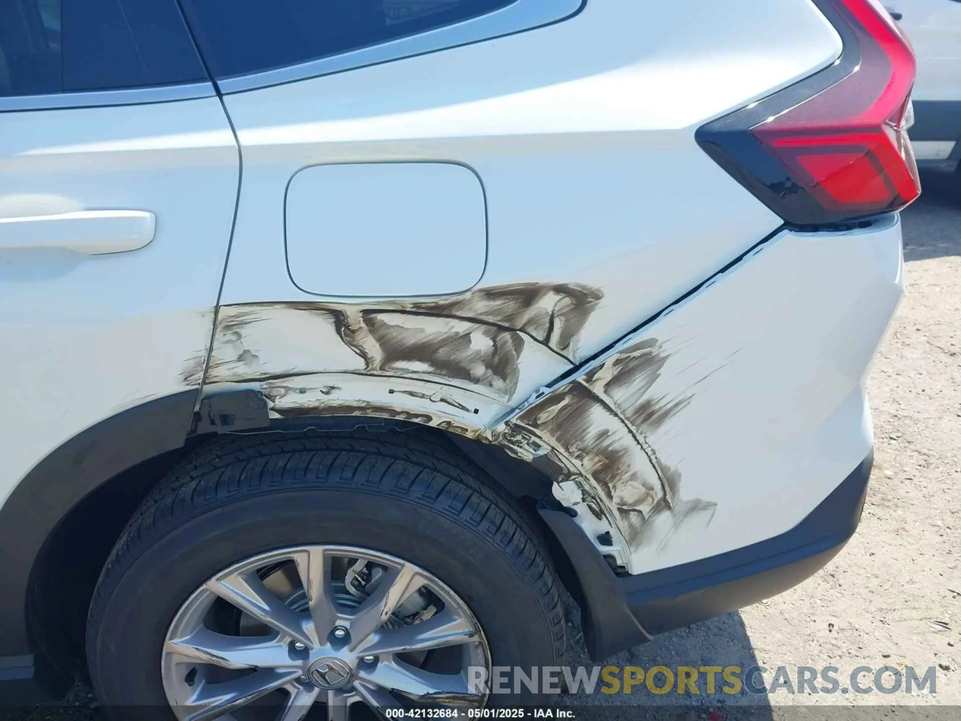 19 Photograph of a damaged car 2HKRS4H78SH477789 HONDA CR-V 2025