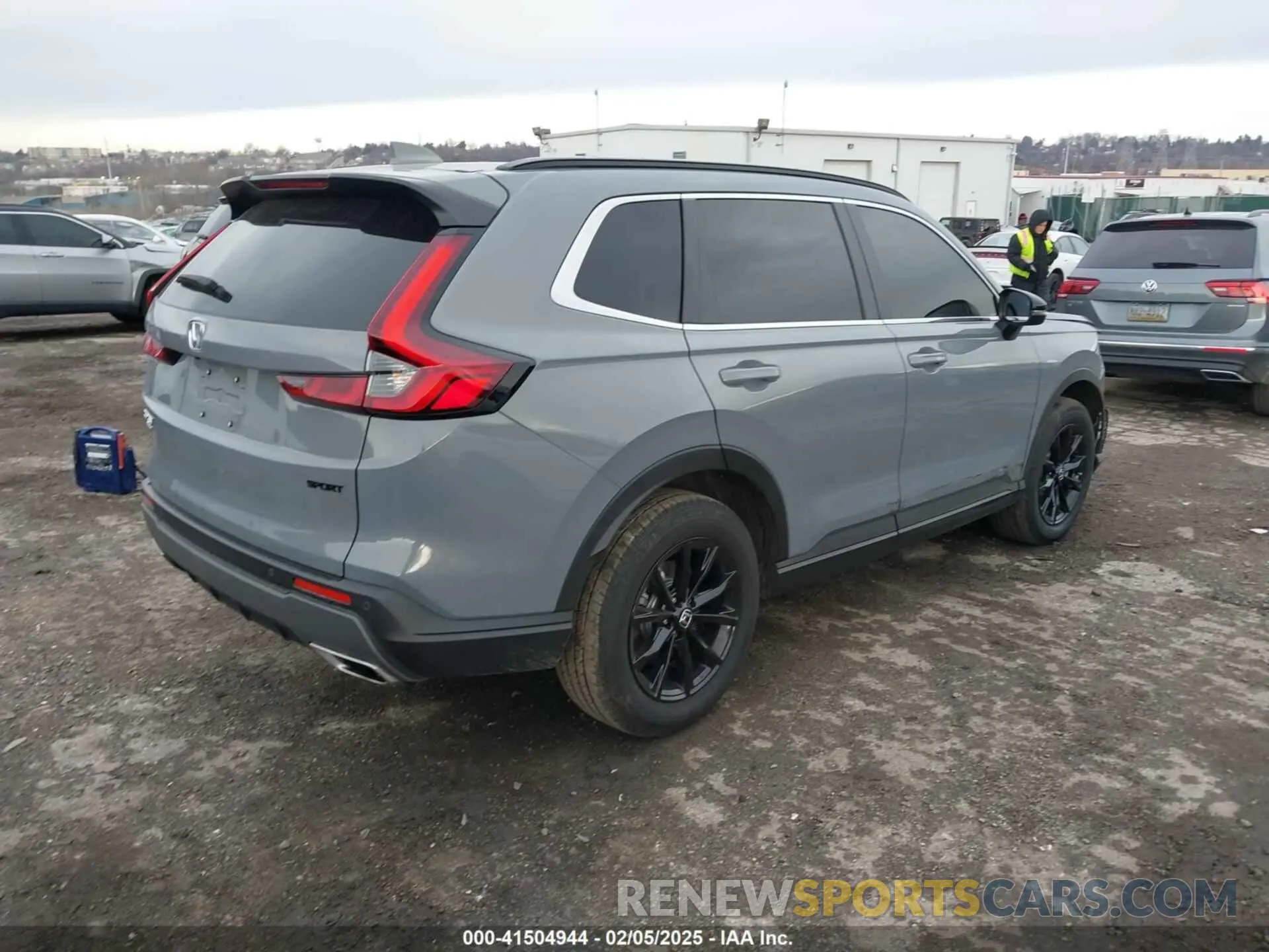 4 Photograph of a damaged car 2HKRS6H82SH809942 HONDA CR-V 2025