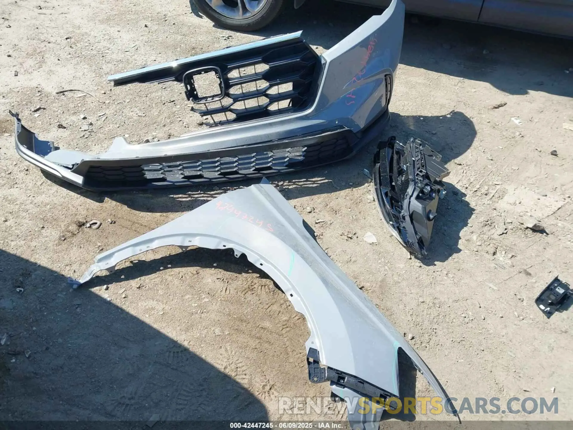 12 Photograph of a damaged car 5J6RS3H24SL004976 HONDA CR-V 2025