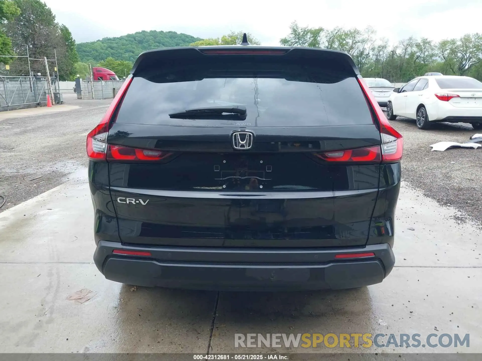 16 Photograph of a damaged car 5J6RS4H7XSL013943 HONDA CR-V 2025