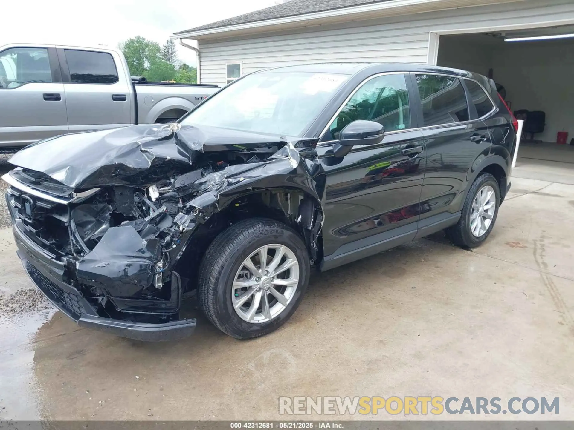 2 Photograph of a damaged car 5J6RS4H7XSL013943 HONDA CR-V 2025