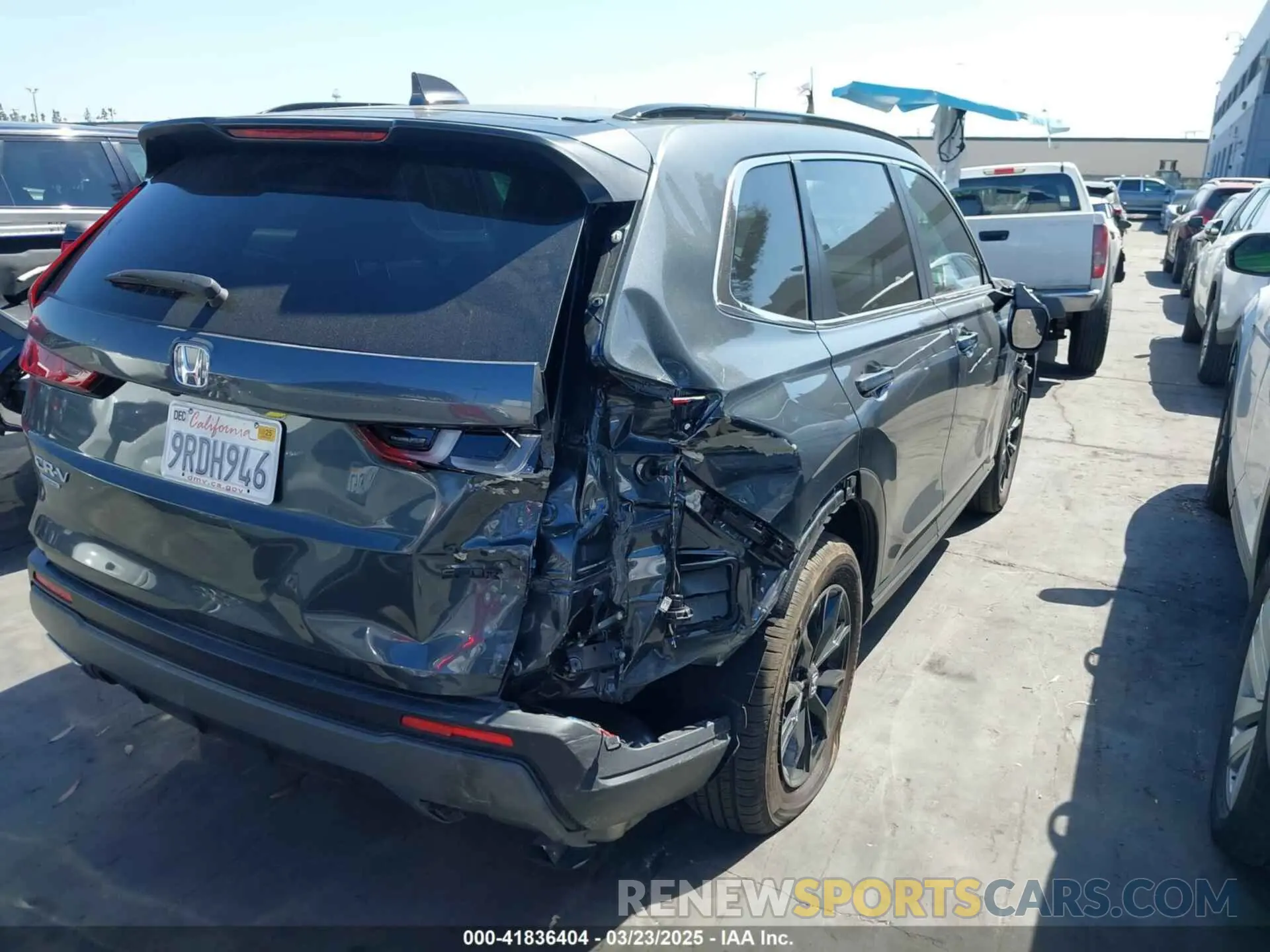 4 Photograph of a damaged car 7FARS5H54SE009825 HONDA CR-V 2025