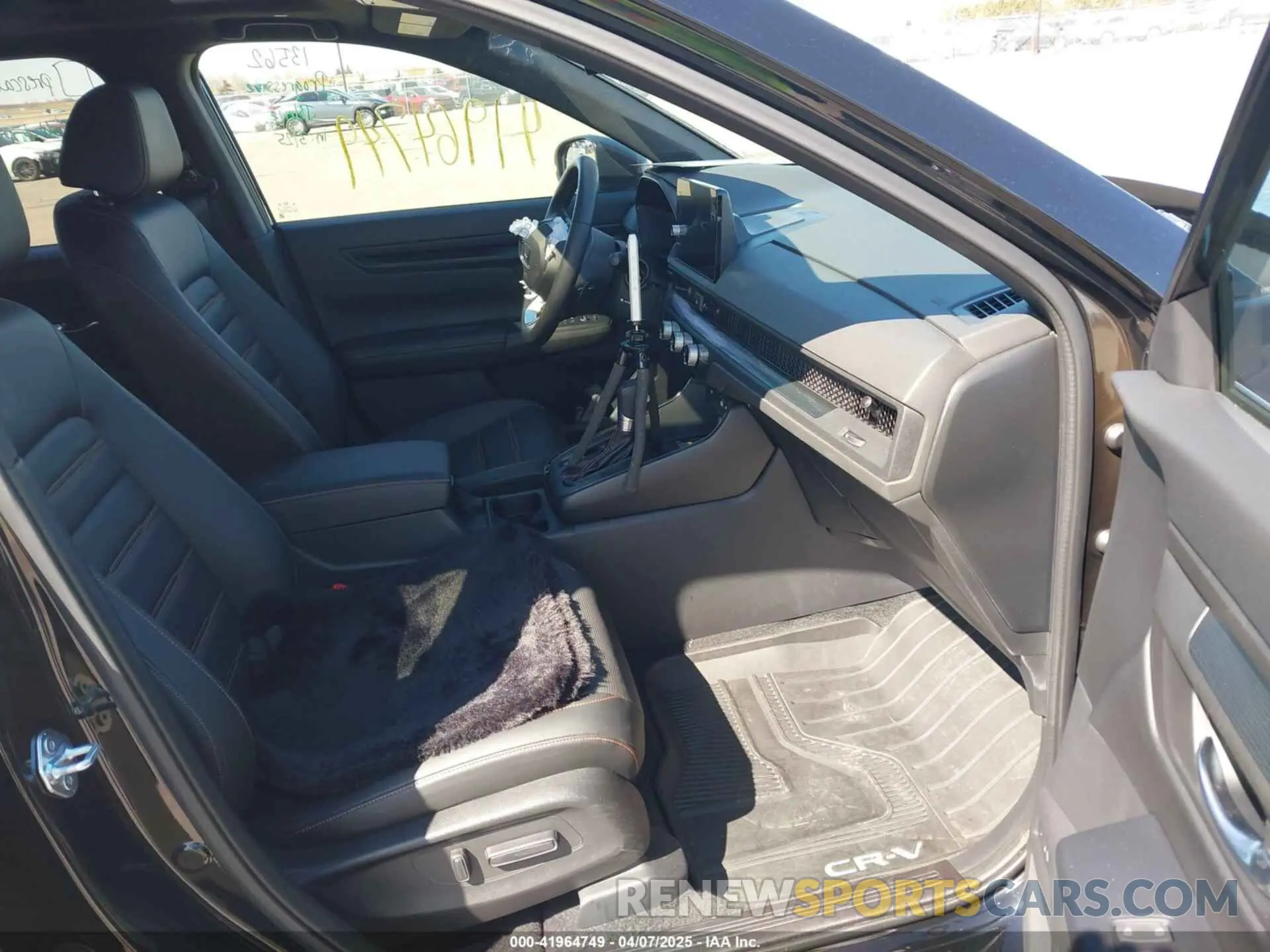 5 Photograph of a damaged car 7FARS6H80SE035189 HONDA CR-V 2025