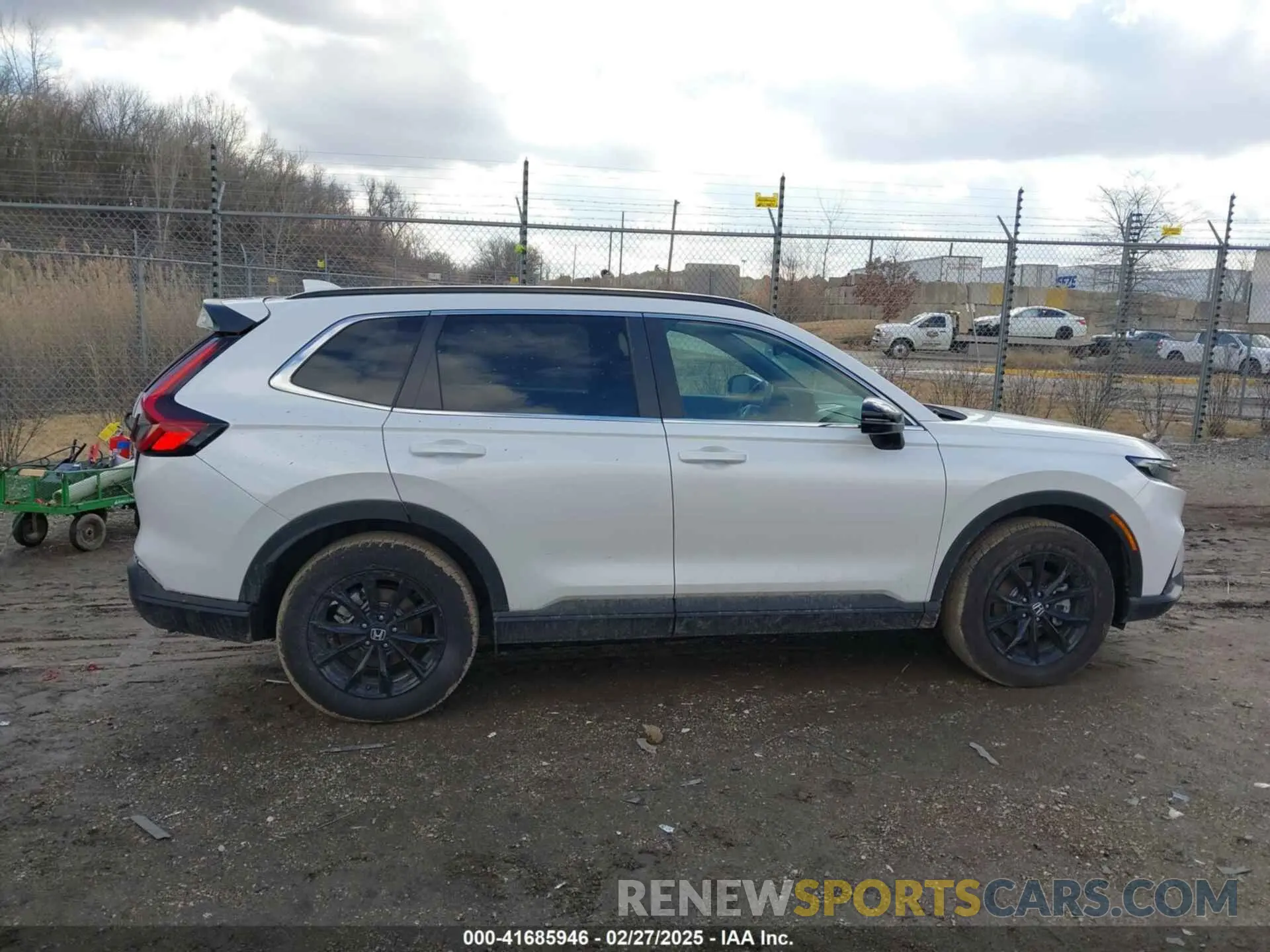 13 Photograph of a damaged car 7FARS6H8XSE032185 HONDA CR-V 2025