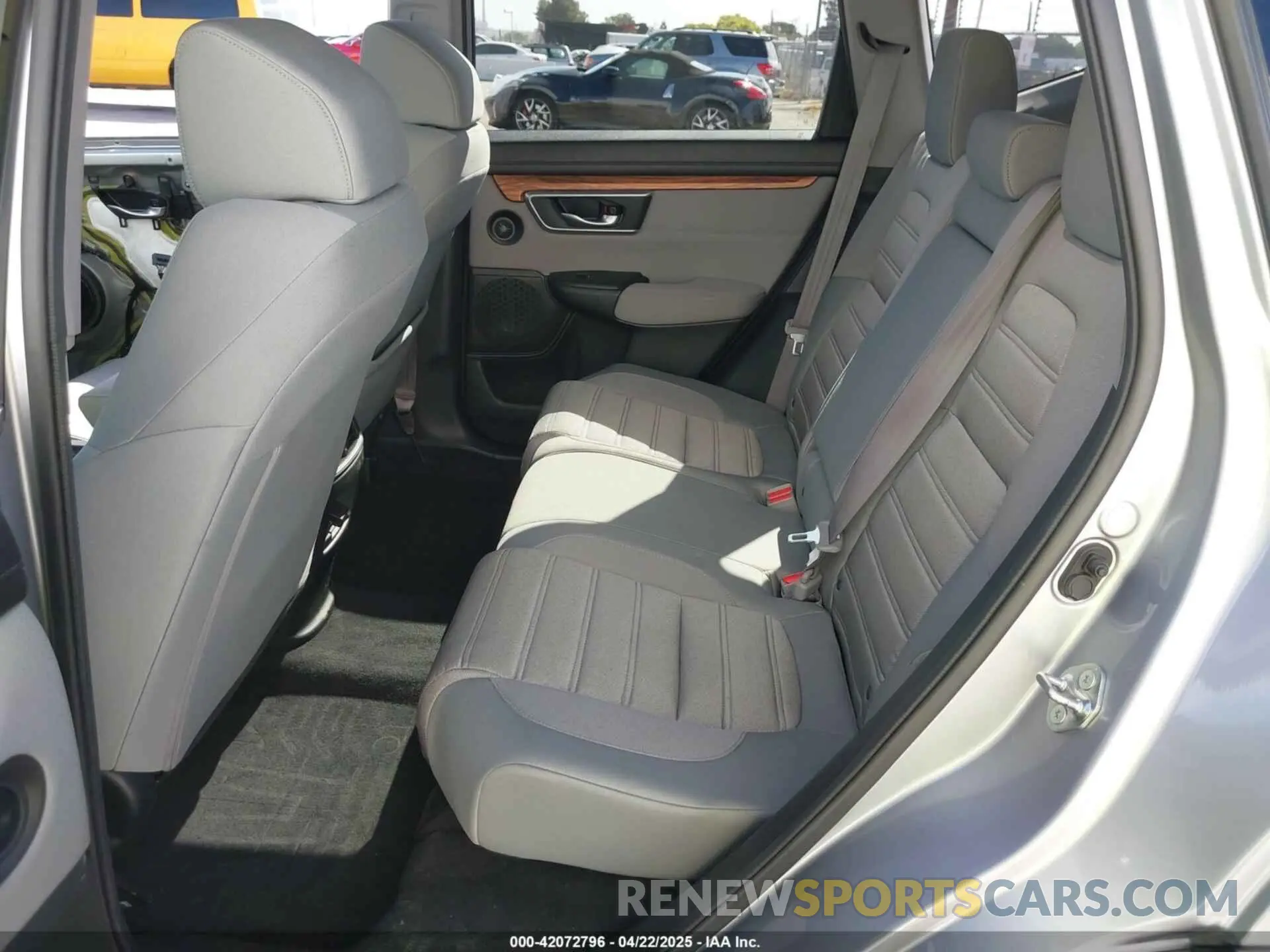 8 Photograph of a damaged car 7FART6H53LE004913 HONDA CR-V HYBRID 2020