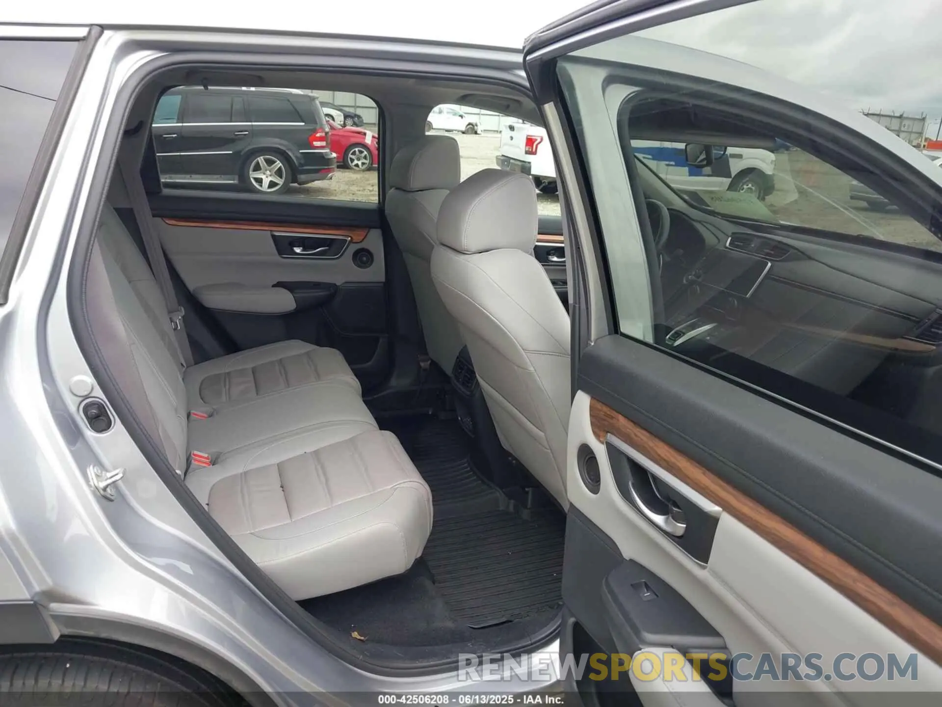 8 Photograph of a damaged car 7FART6H80LE026295 HONDA CR-V HYBRID 2020