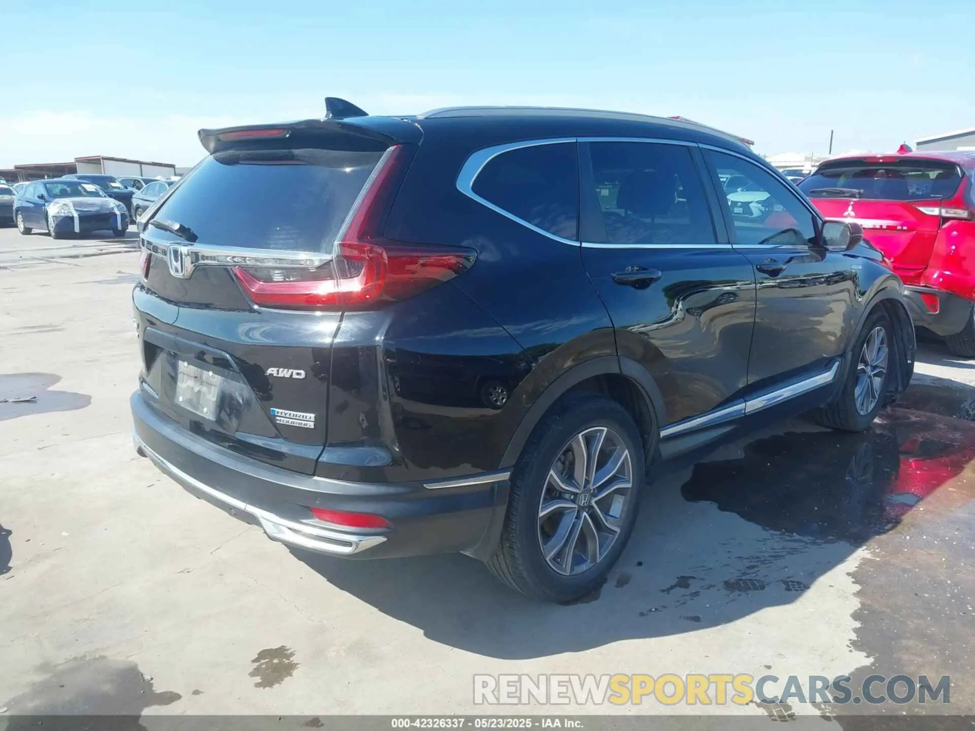 4 Photograph of a damaged car 7FART6H91LE005707 HONDA CR-V HYBRID 2020