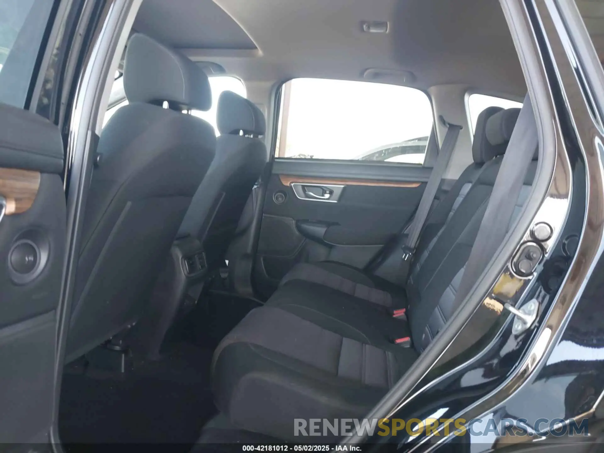 8 Photograph of a damaged car 5J6RT6H59NL037954 HONDA CR-V HYBRID 2022