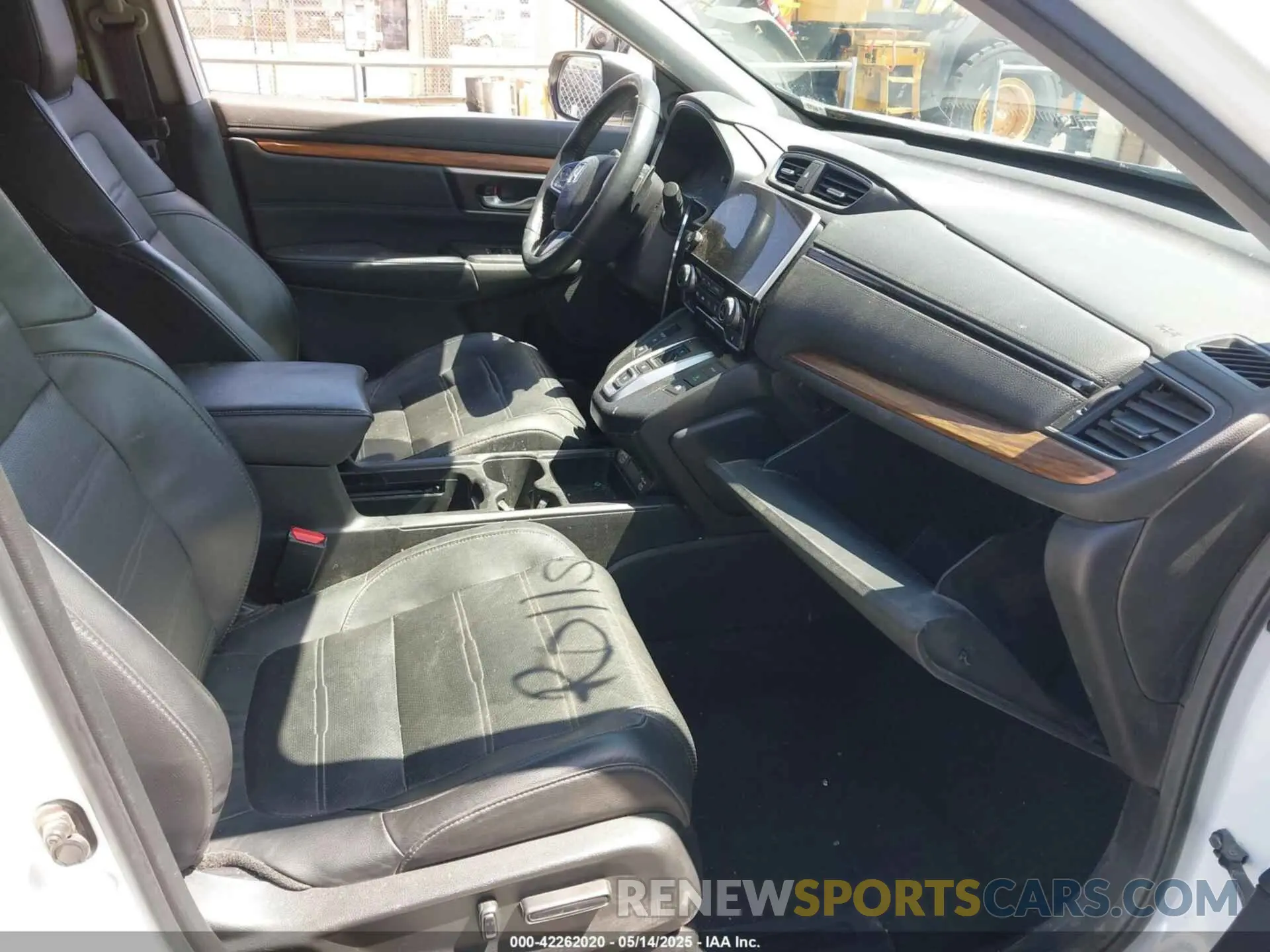 5 Photograph of a damaged car 5J6RT6H80NL030272 HONDA CR-V HYBRID 2022
