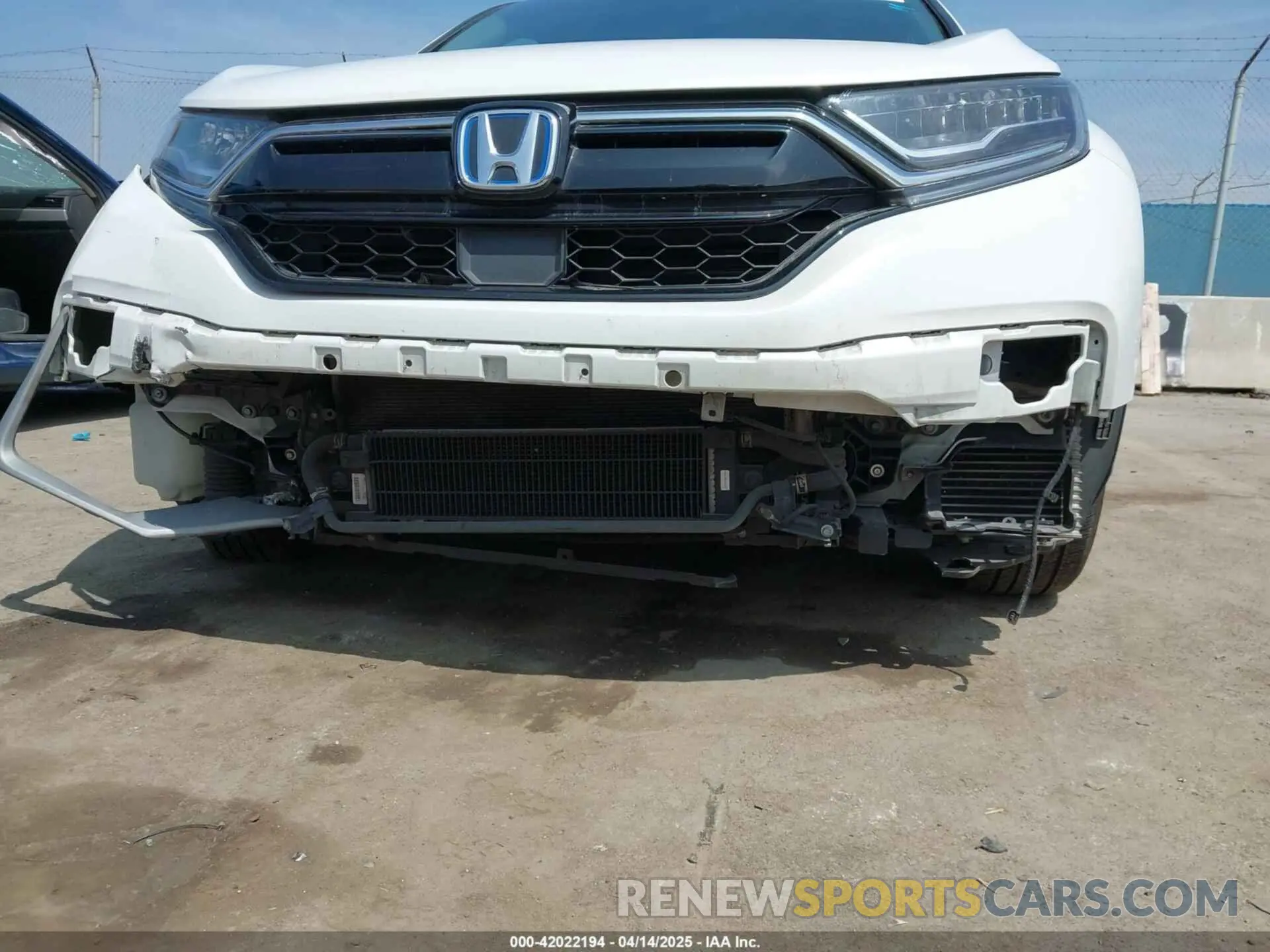 17 Photograph of a damaged car 5J6RT6H81NL027736 HONDA CR-V HYBRID 2022