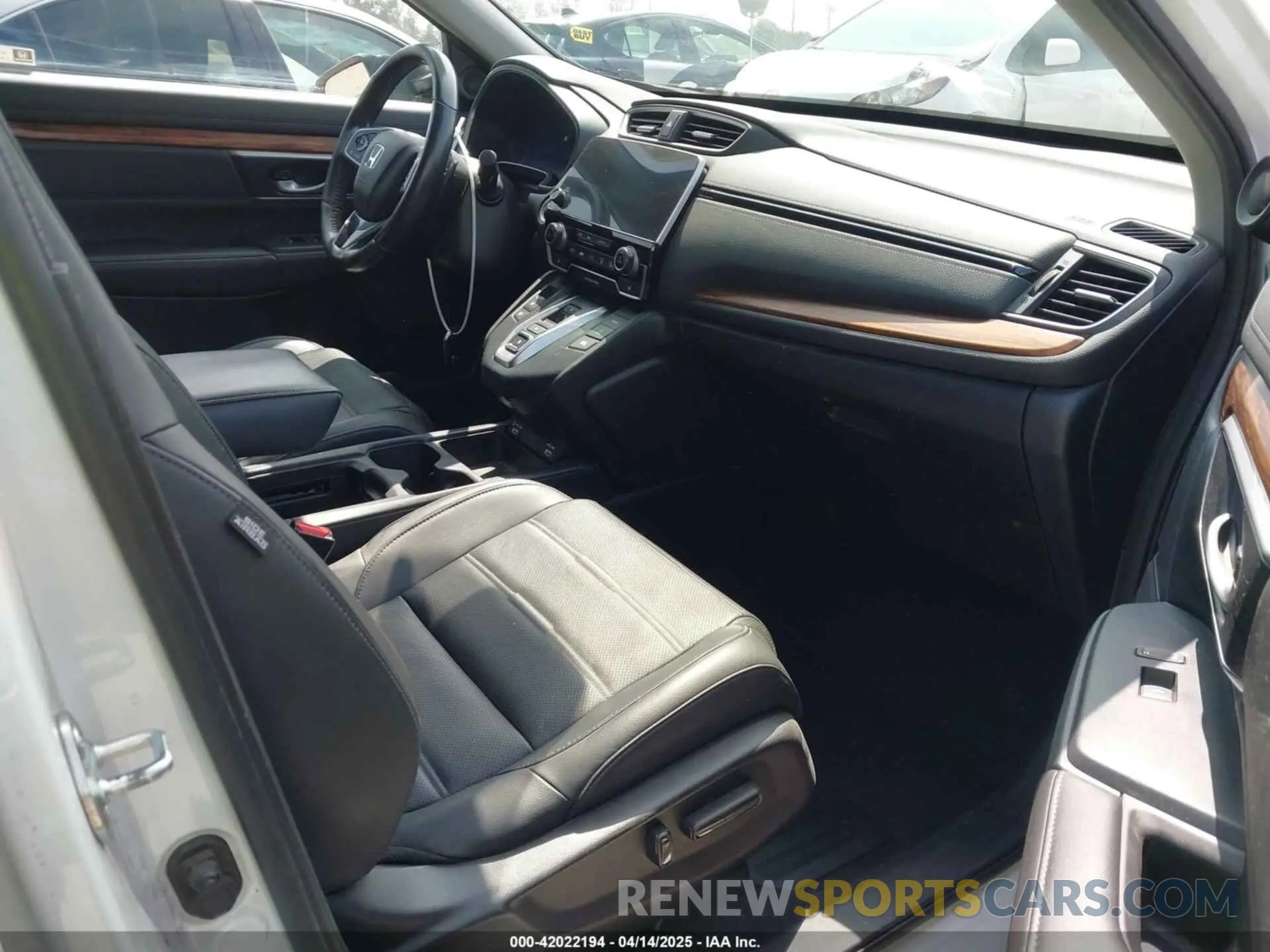 5 Photograph of a damaged car 5J6RT6H81NL027736 HONDA CR-V HYBRID 2022